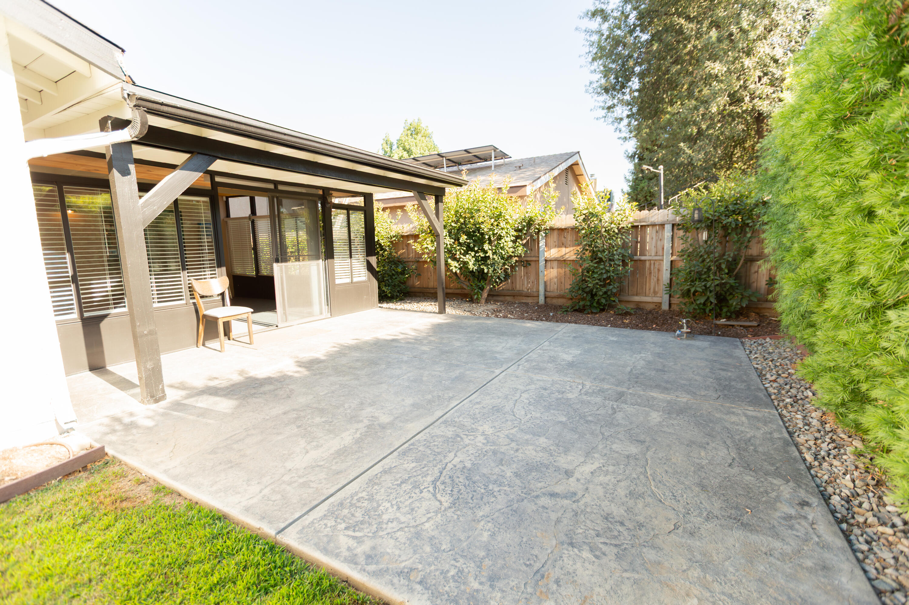 209 S Atwood Ct, Visalia, CA 93291