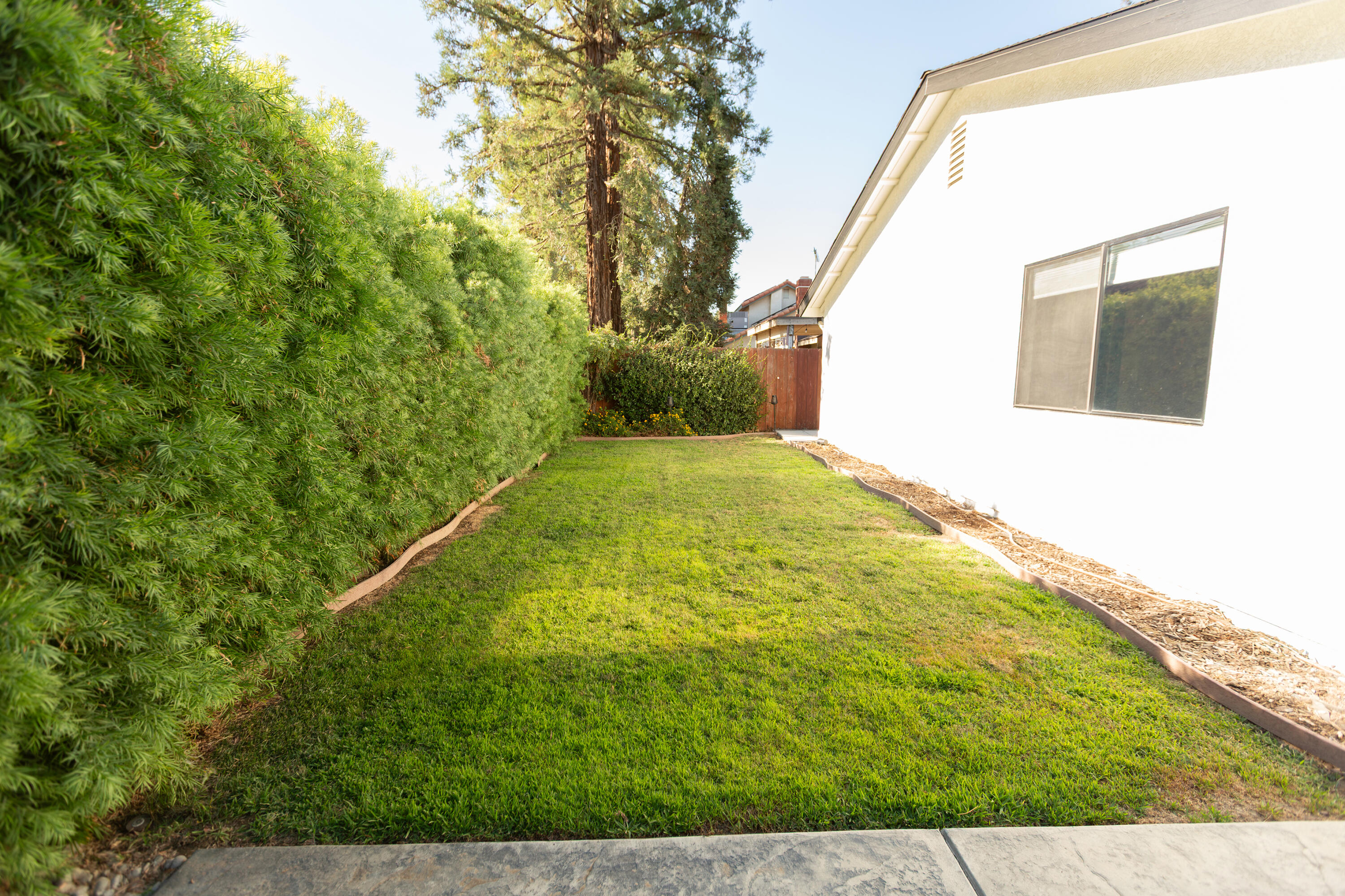 209 S Atwood Ct, Visalia, CA 93291