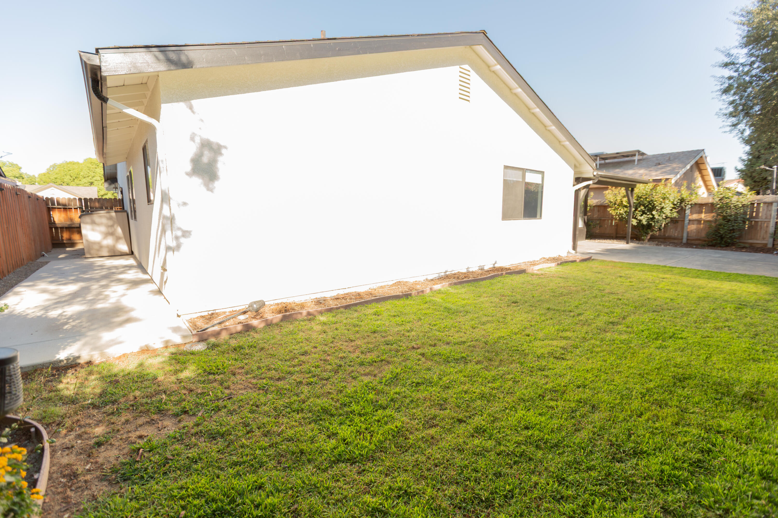 209 S Atwood Ct, Visalia, CA 93291