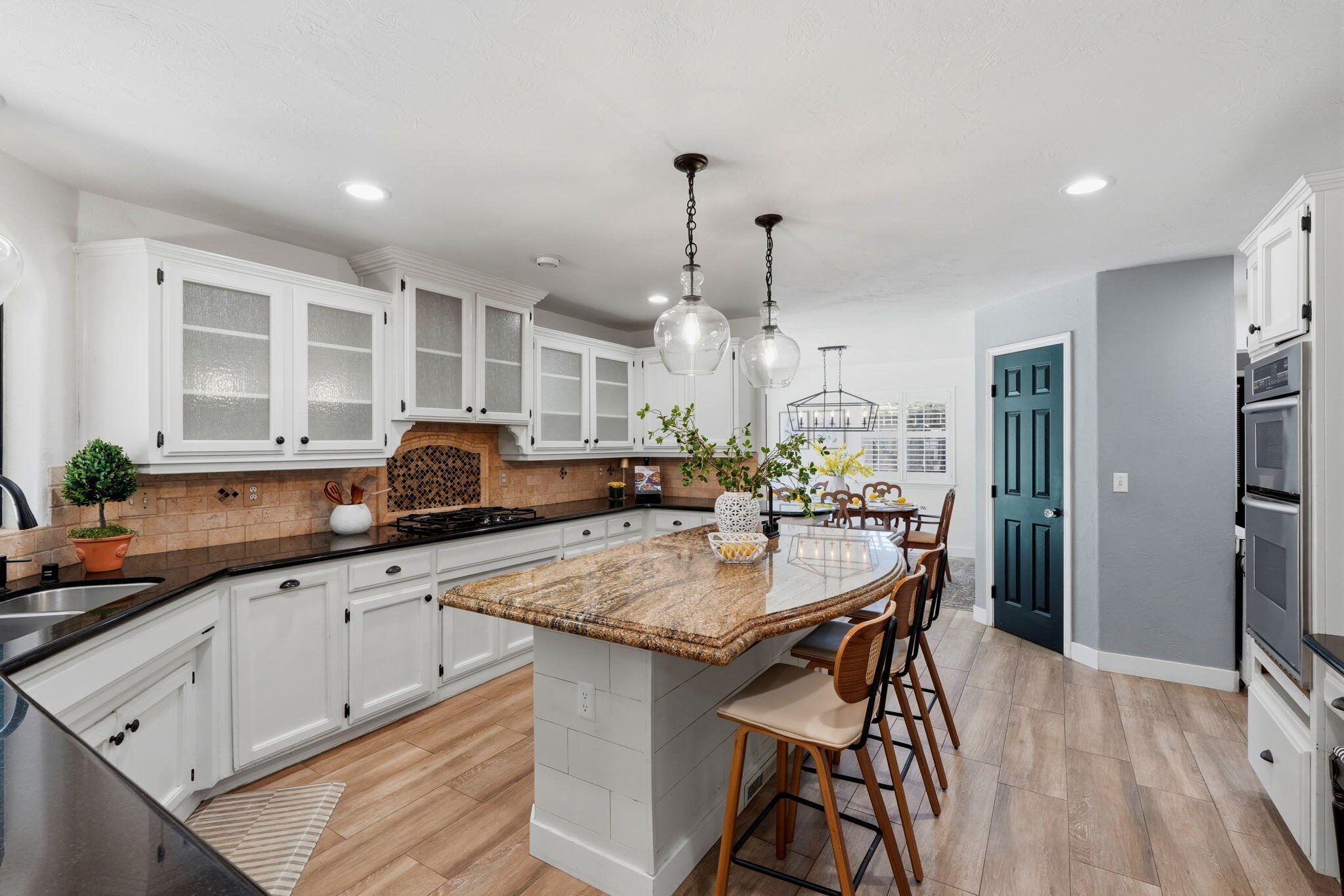 4928 W Monte Verde Ct, Visalia, CA 93277