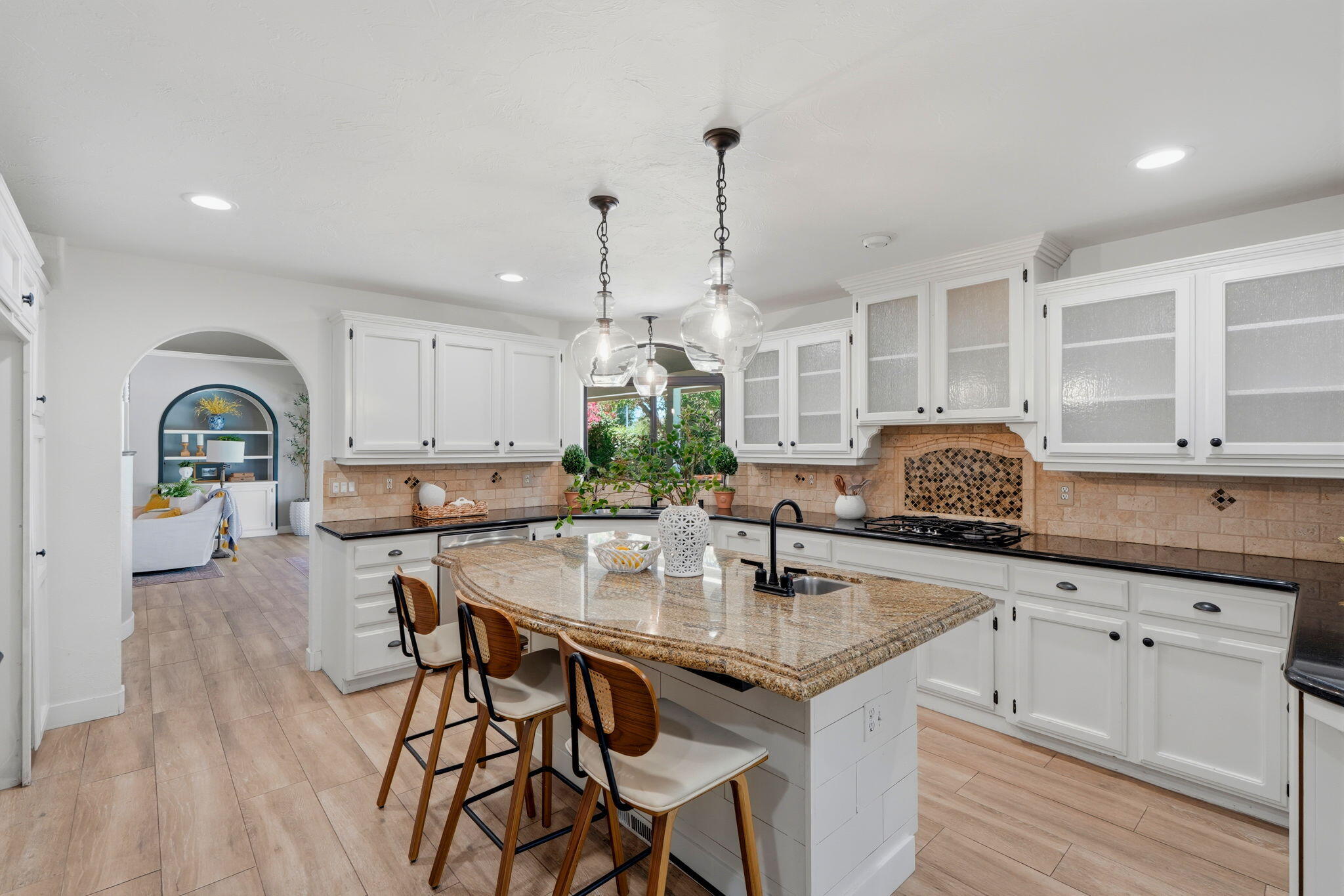 4928 W Monte Verde Ct, Visalia, CA 93277