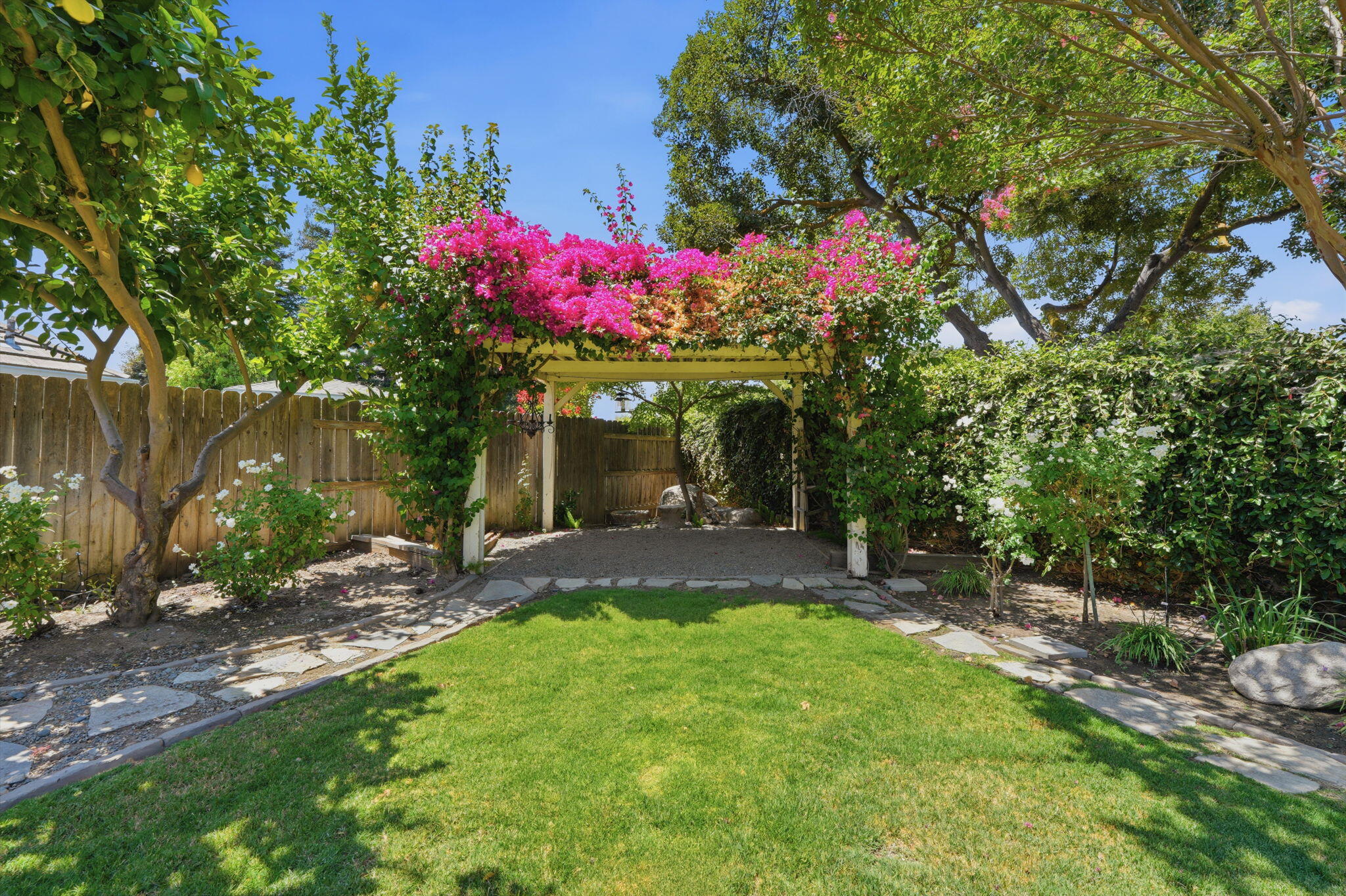 4928 W Monte Verde Ct, Visalia, CA 93277