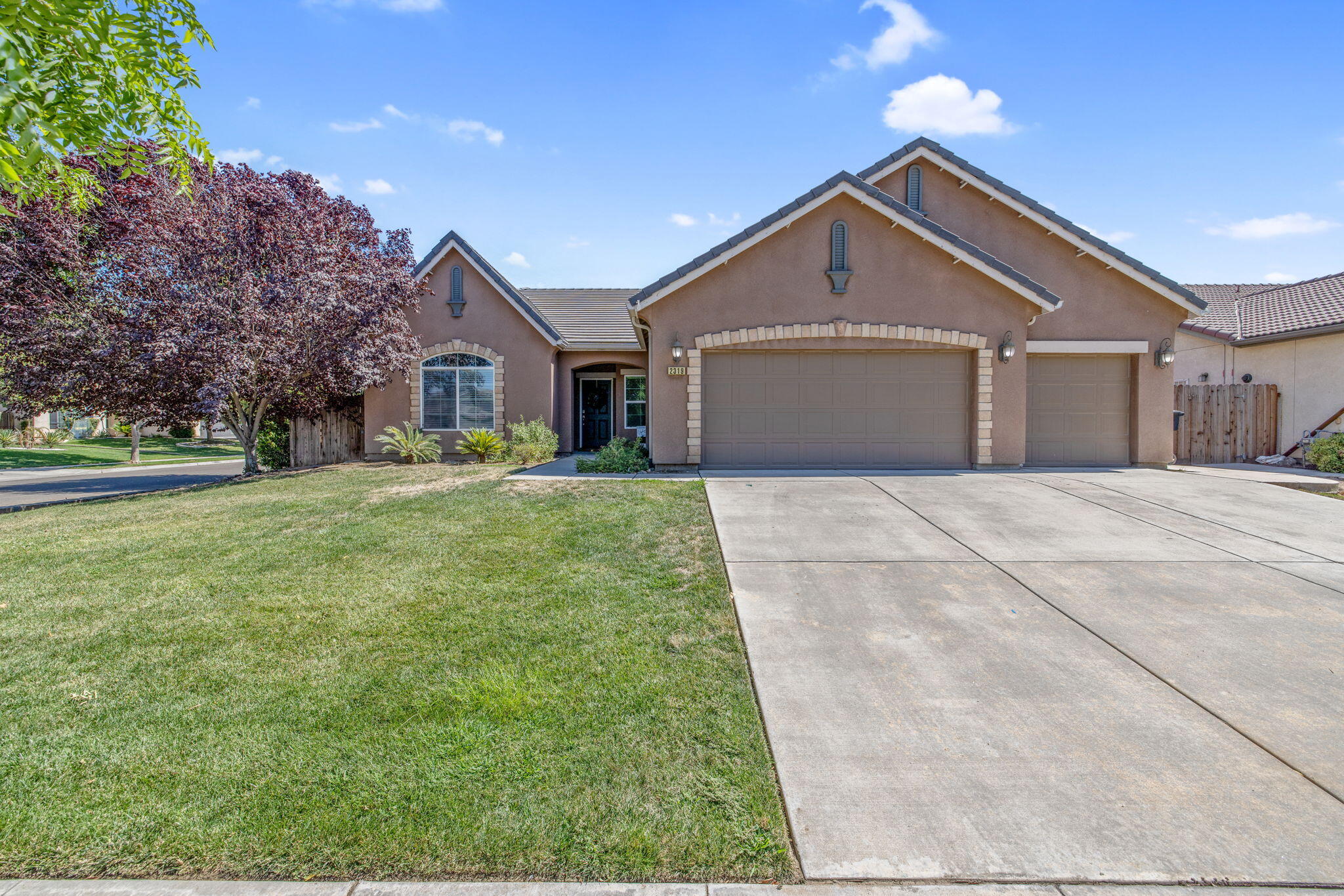 2319 W Tyler Ave, Visalia, CA 93291