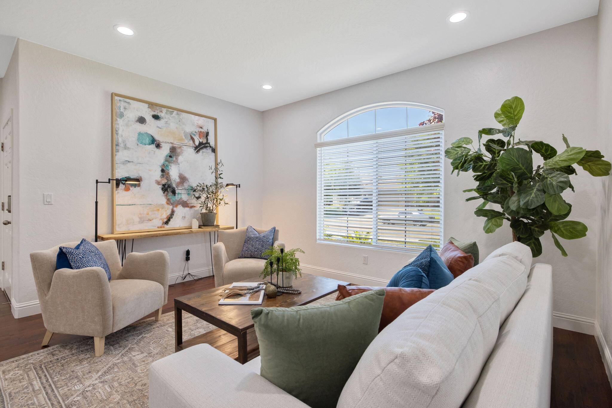 2319 W Tyler Ave, Visalia, CA 93291