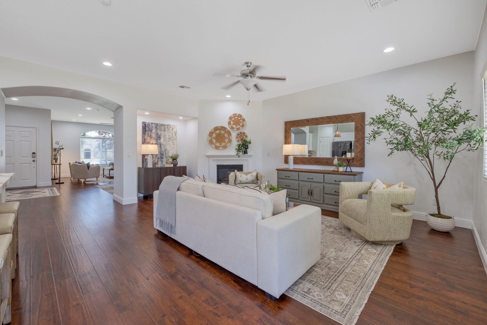 2319 W Tyler Ave, Visalia, CA 93291