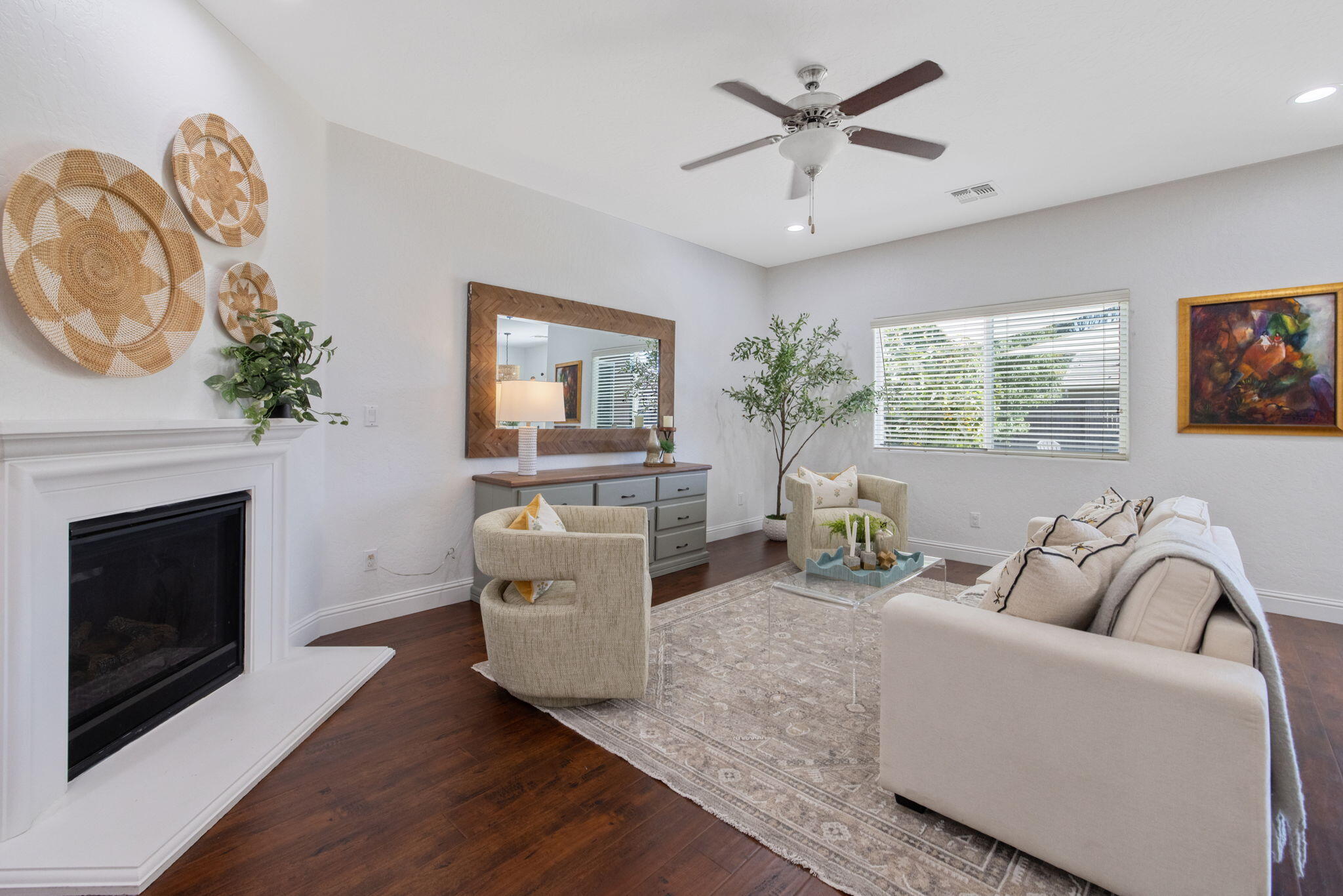 2319 W Tyler Ave, Visalia, CA 93291