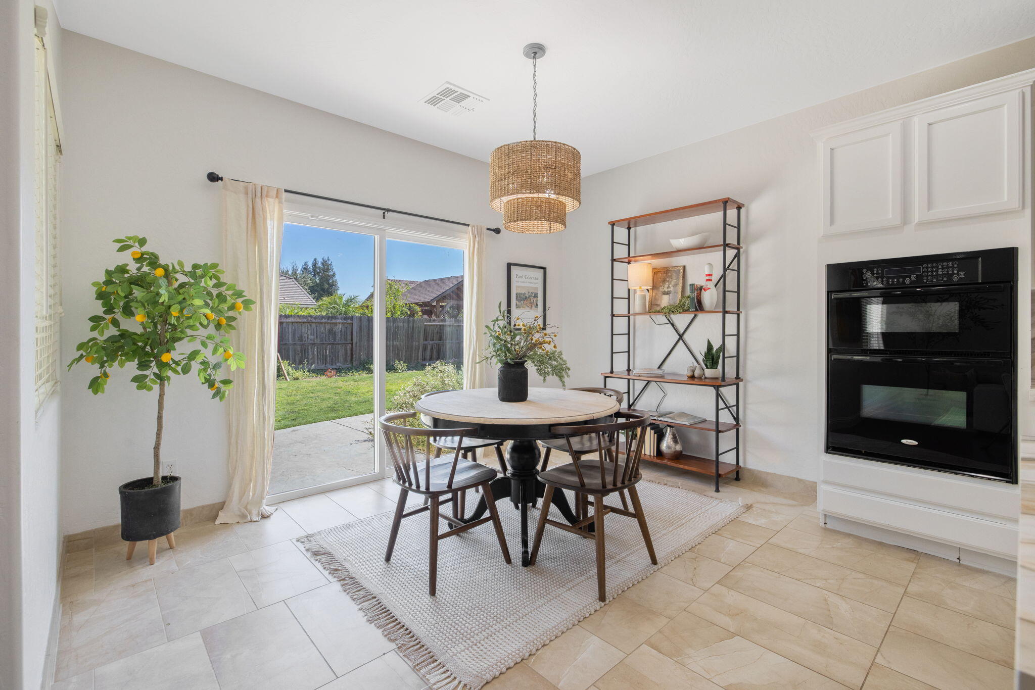 2319 W Tyler Ave, Visalia, CA 93291