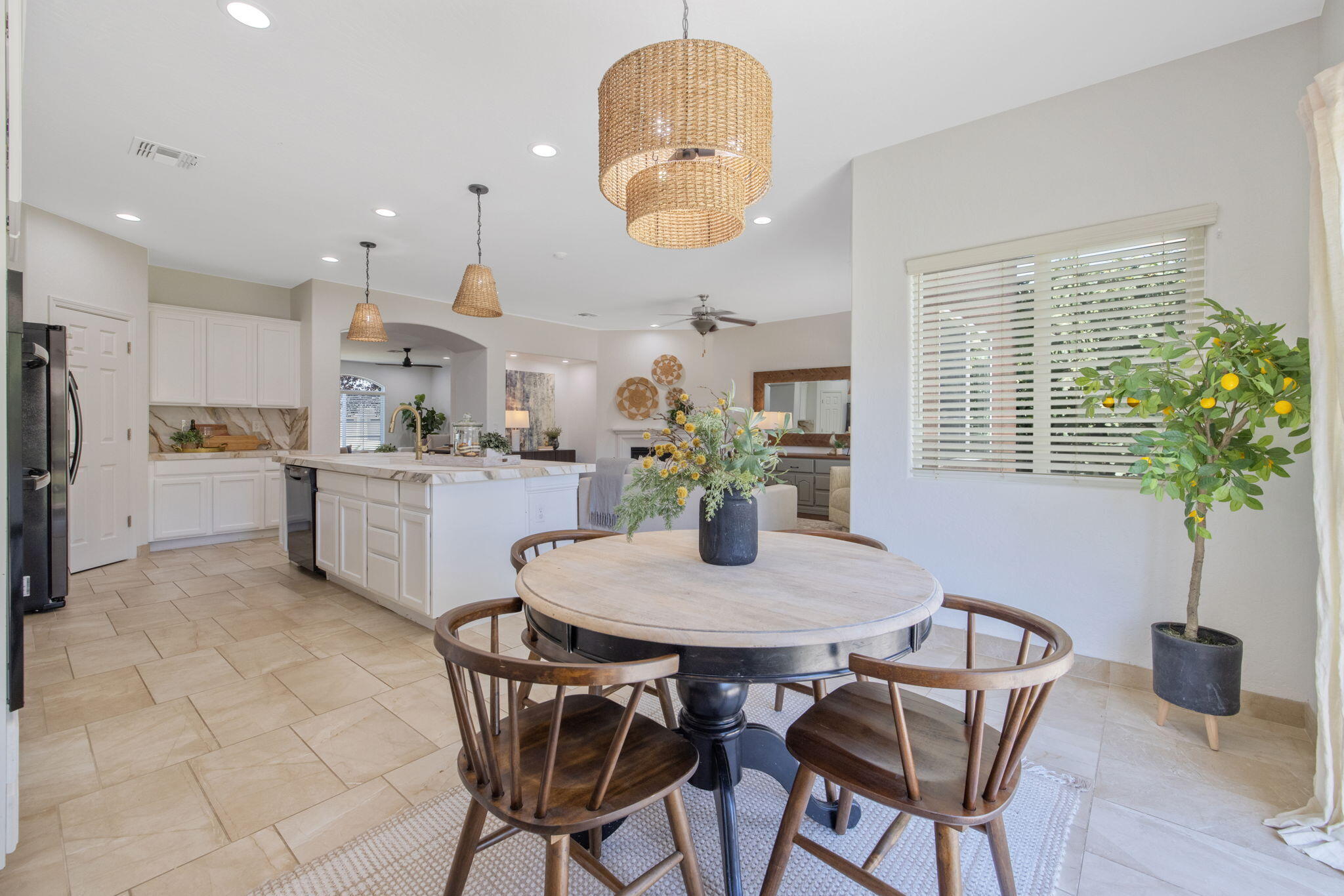 2319 W Tyler Ave, Visalia, CA 93291
