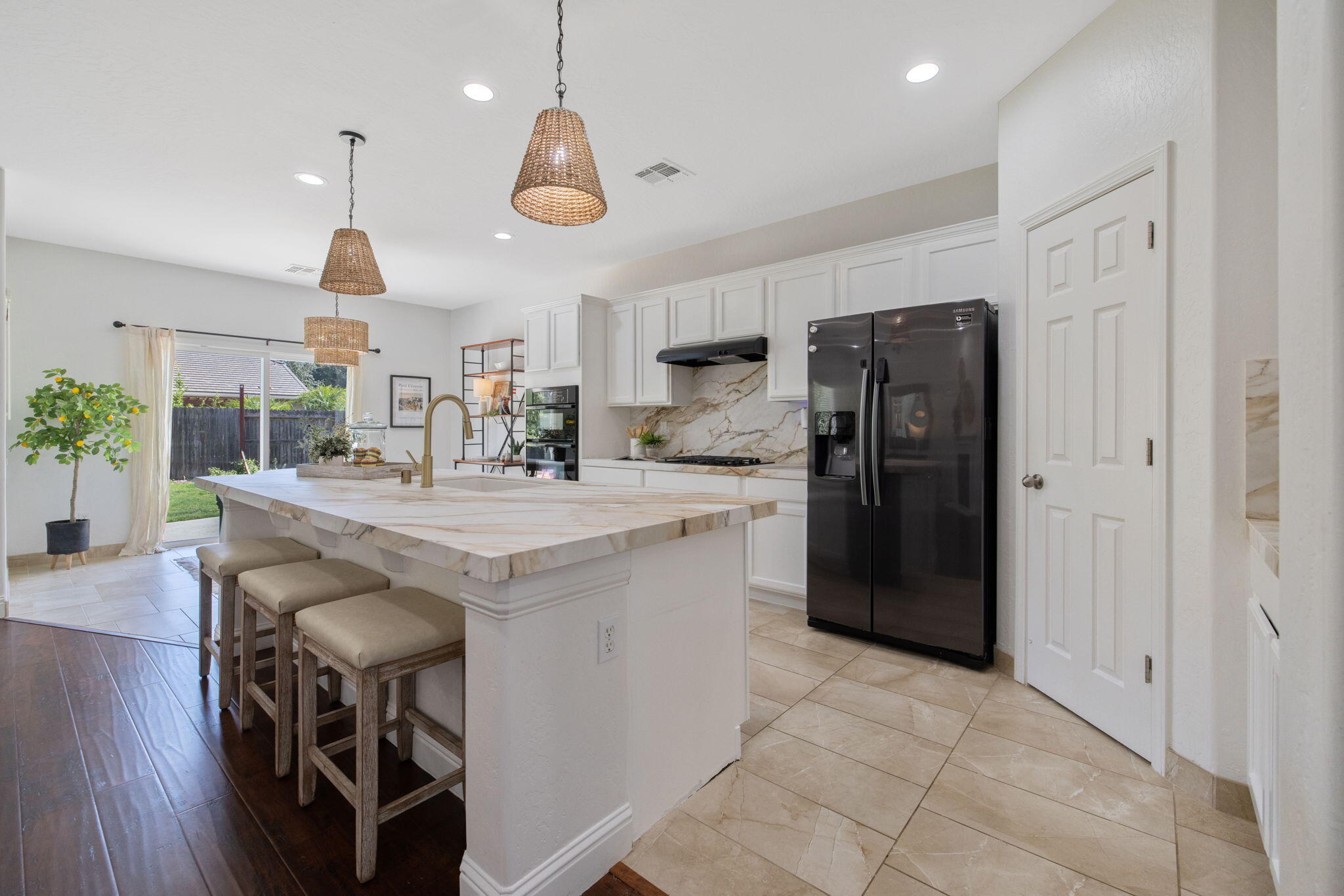 2319 W Tyler Ave, Visalia, CA 93291