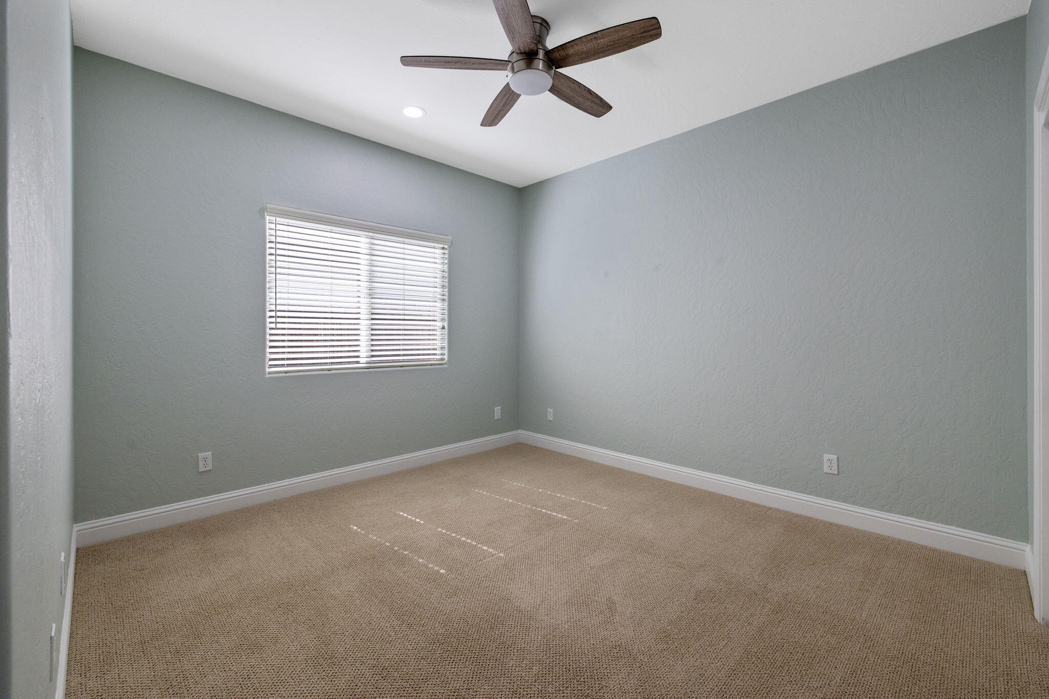 2319 W Tyler Ave, Visalia, CA 93291