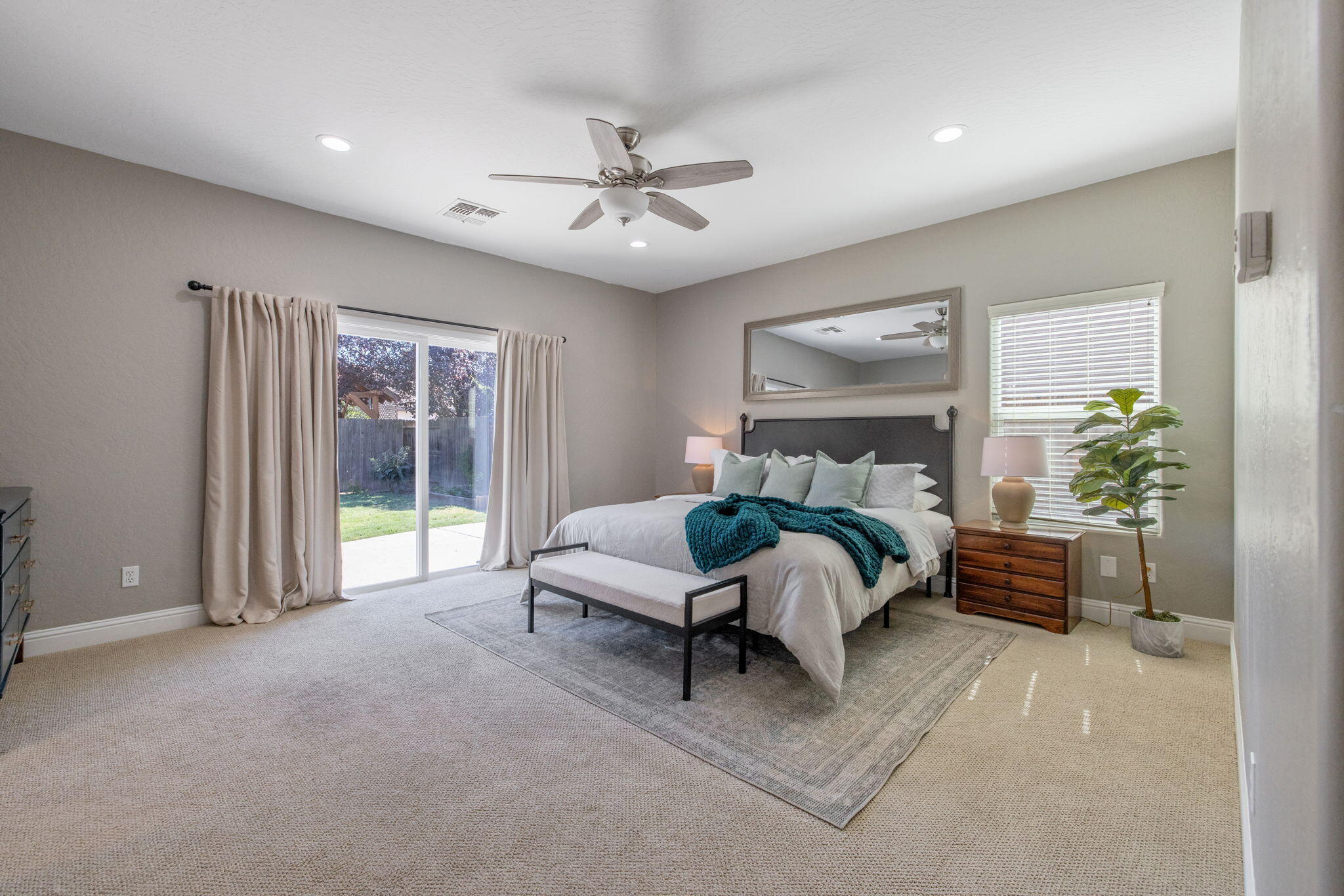 2319 W Tyler Ave, Visalia, CA 93291