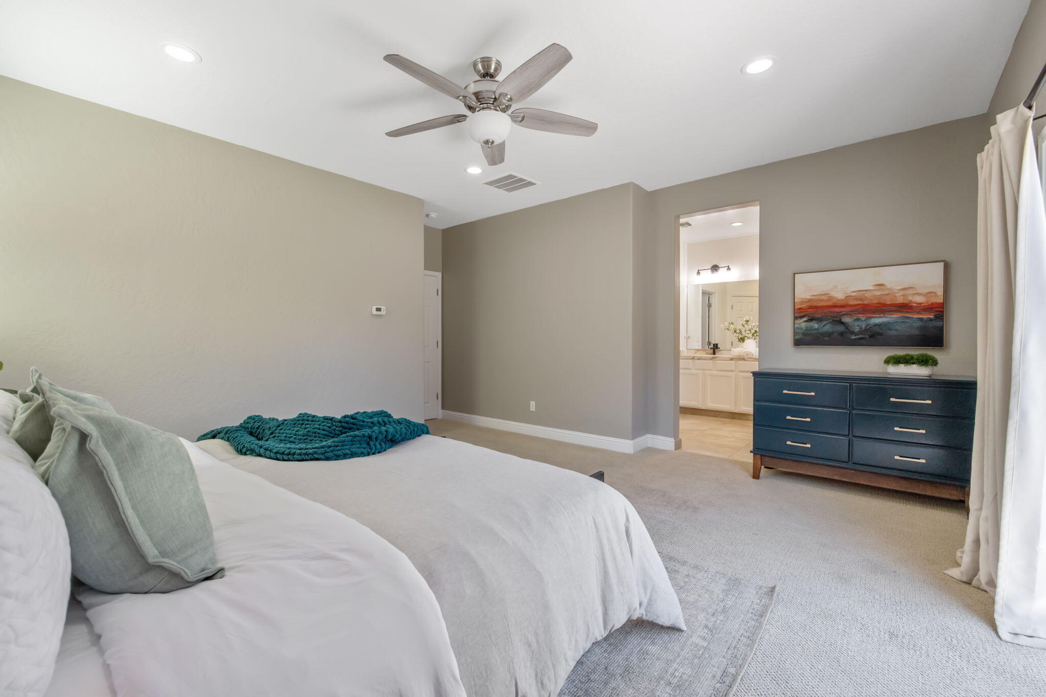 2319 W Tyler Ave, Visalia, CA 93291