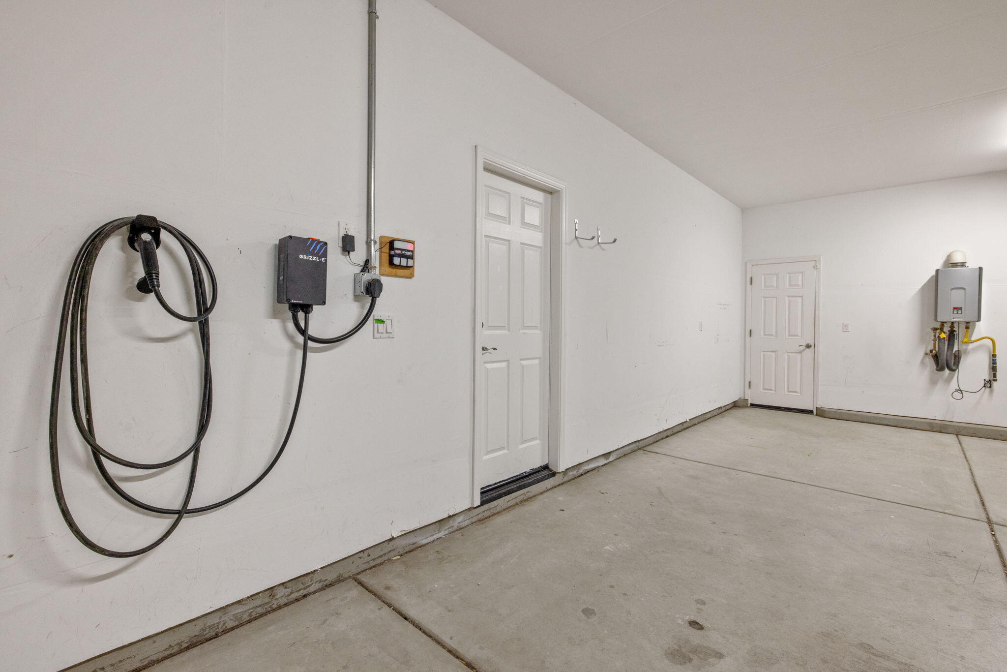2319 W Tyler Ave, Visalia, CA 93291