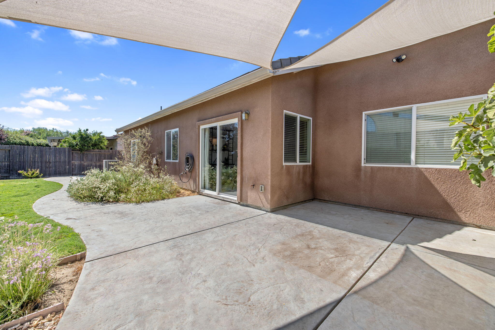 2319 W Tyler Ave, Visalia, CA 93291