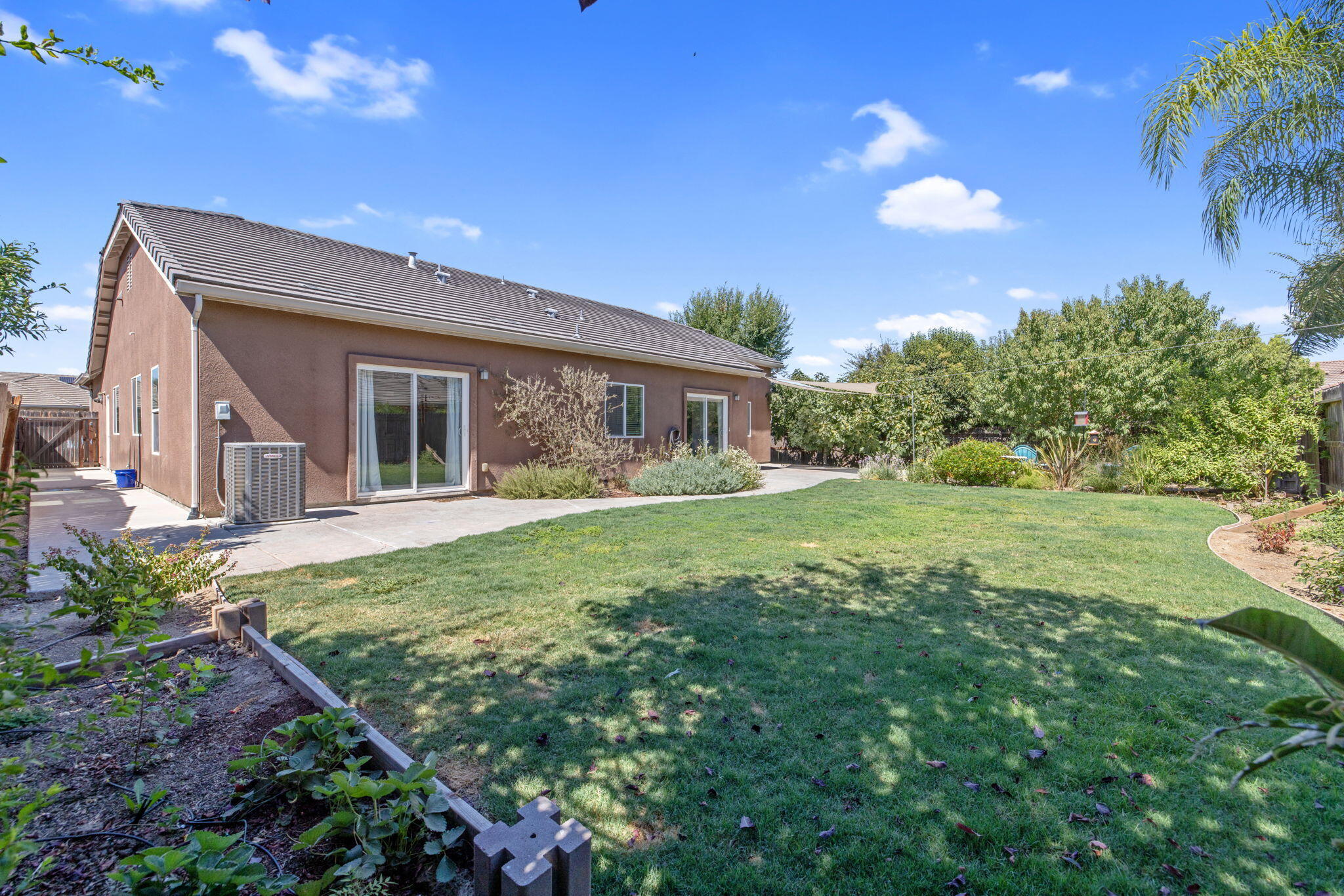 2319 W Tyler Ave, Visalia, CA 93291