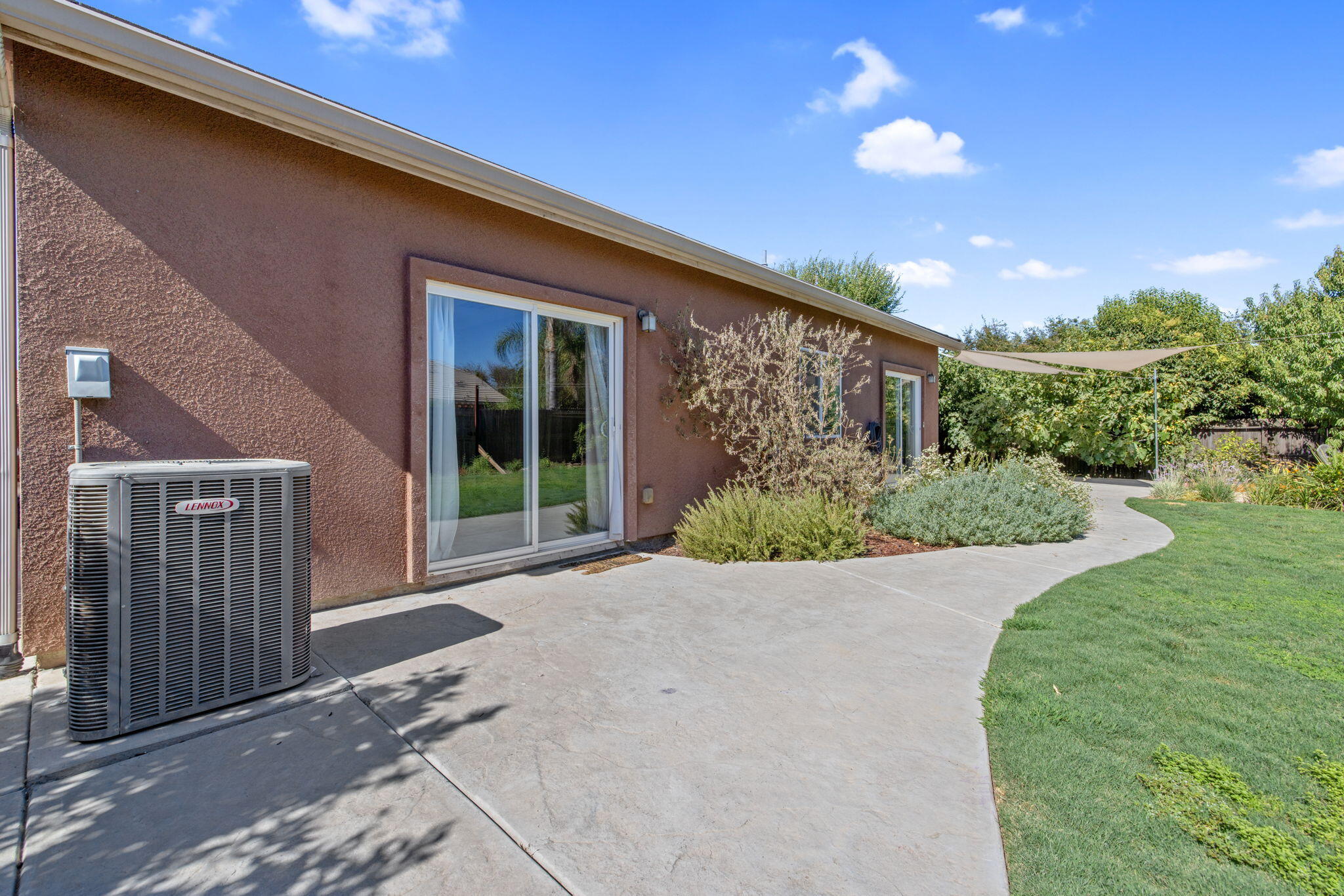 2319 W Tyler Ave, Visalia, CA 93291