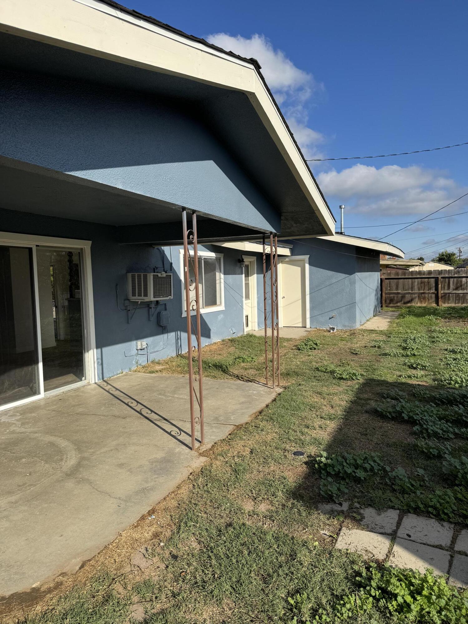 315 W Glendale Ave, Lemoore, CA 93245
