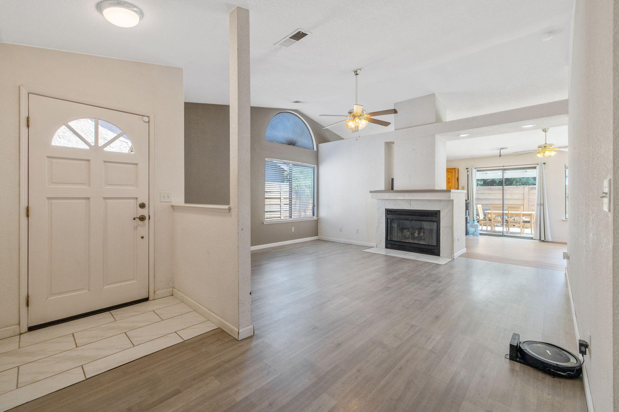 1811 E Vine, Visalia, CA 93292