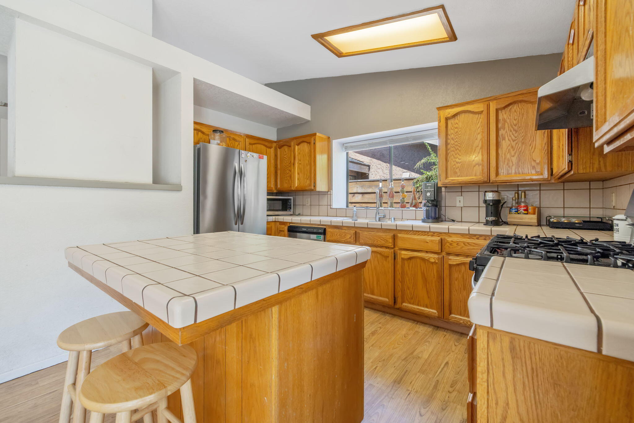 1811 E Vine, Visalia, CA 93292