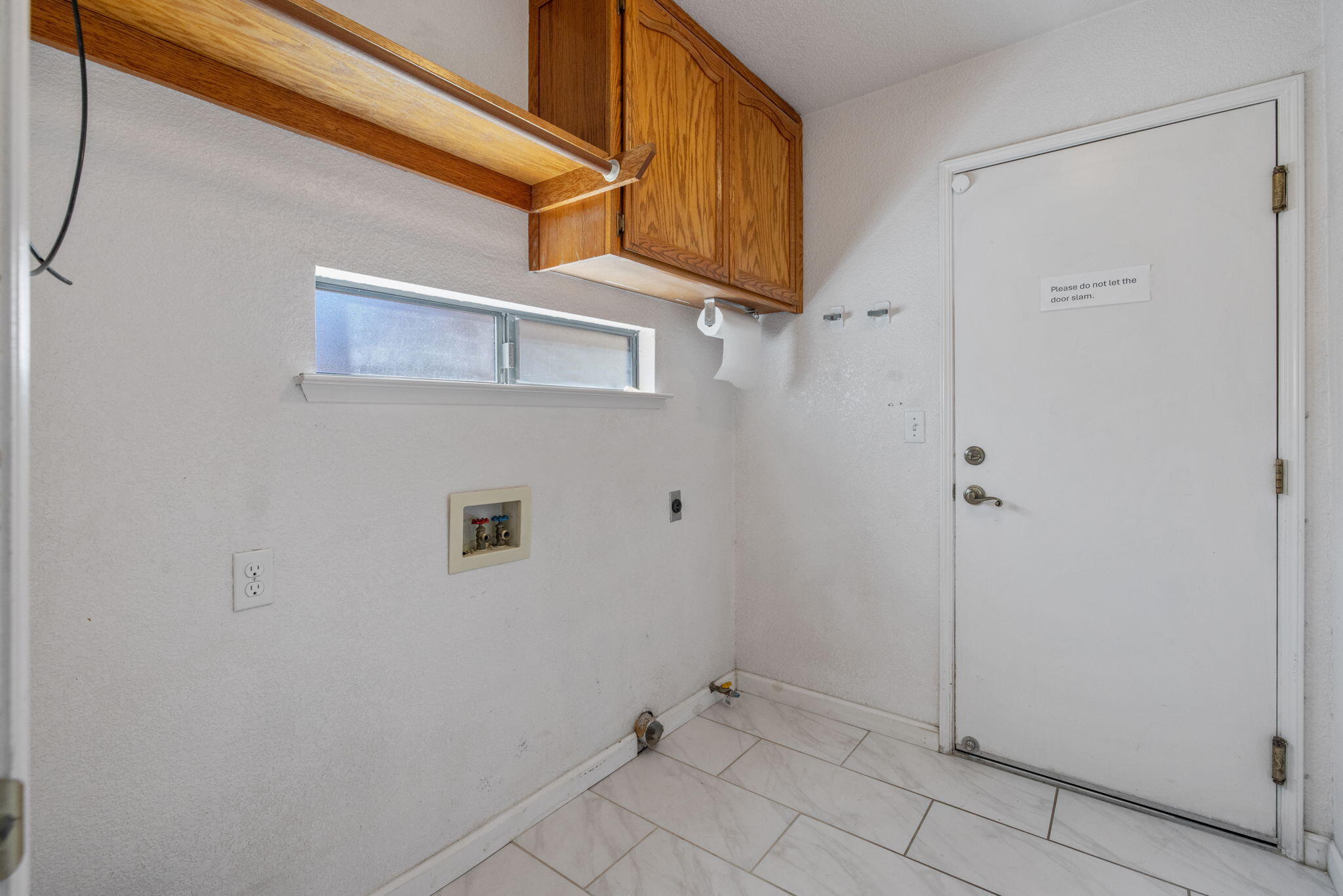 1811 E Vine, Visalia, CA 93292
