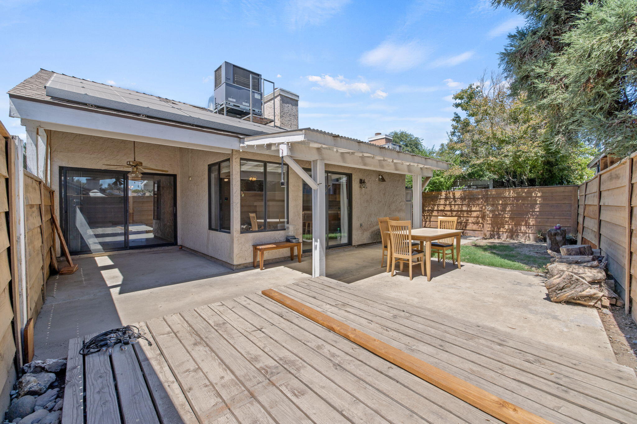 1811 E Vine, Visalia, CA 93292