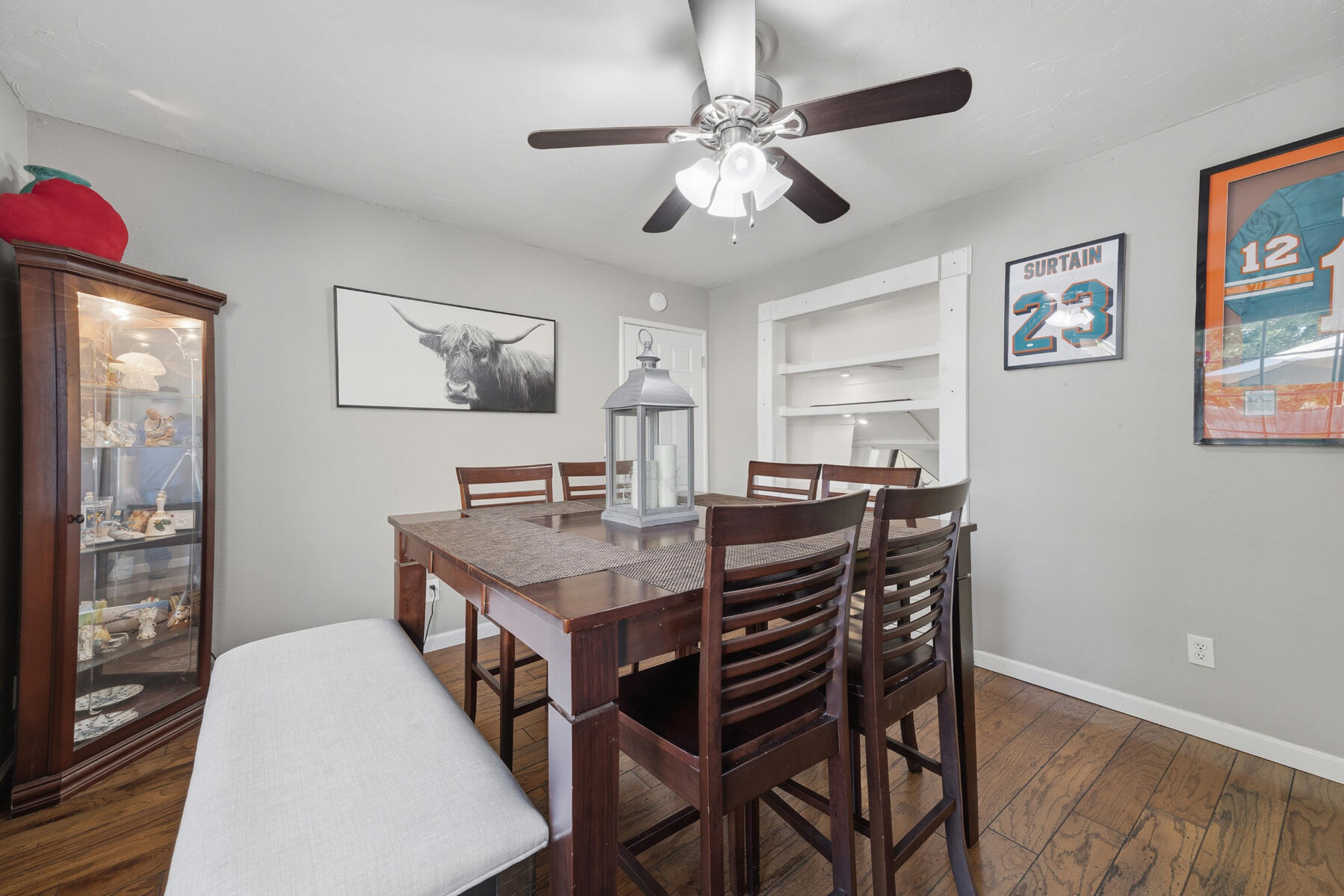 1323 W Seeger Ct, Visalia, CA 93277