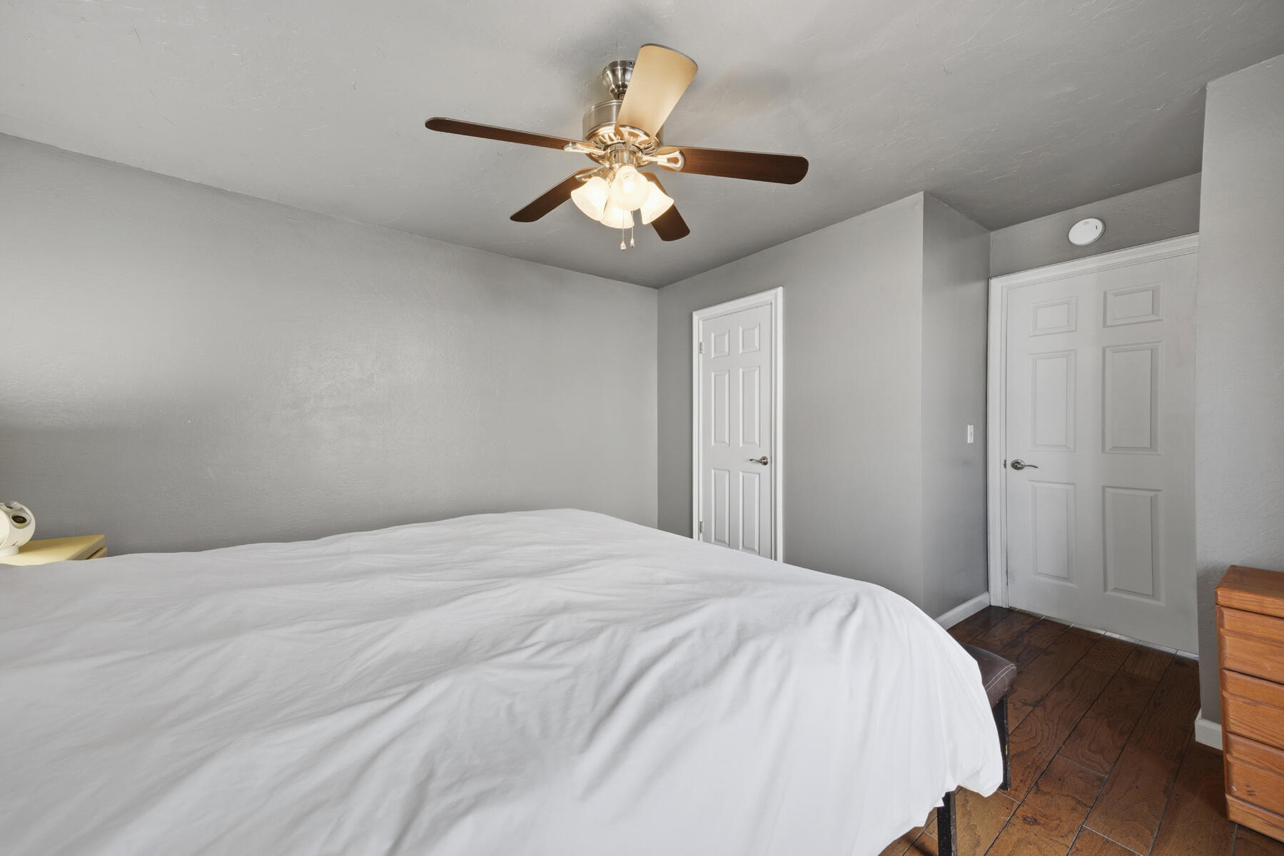 1323 W Seeger Ct, Visalia, CA 93277