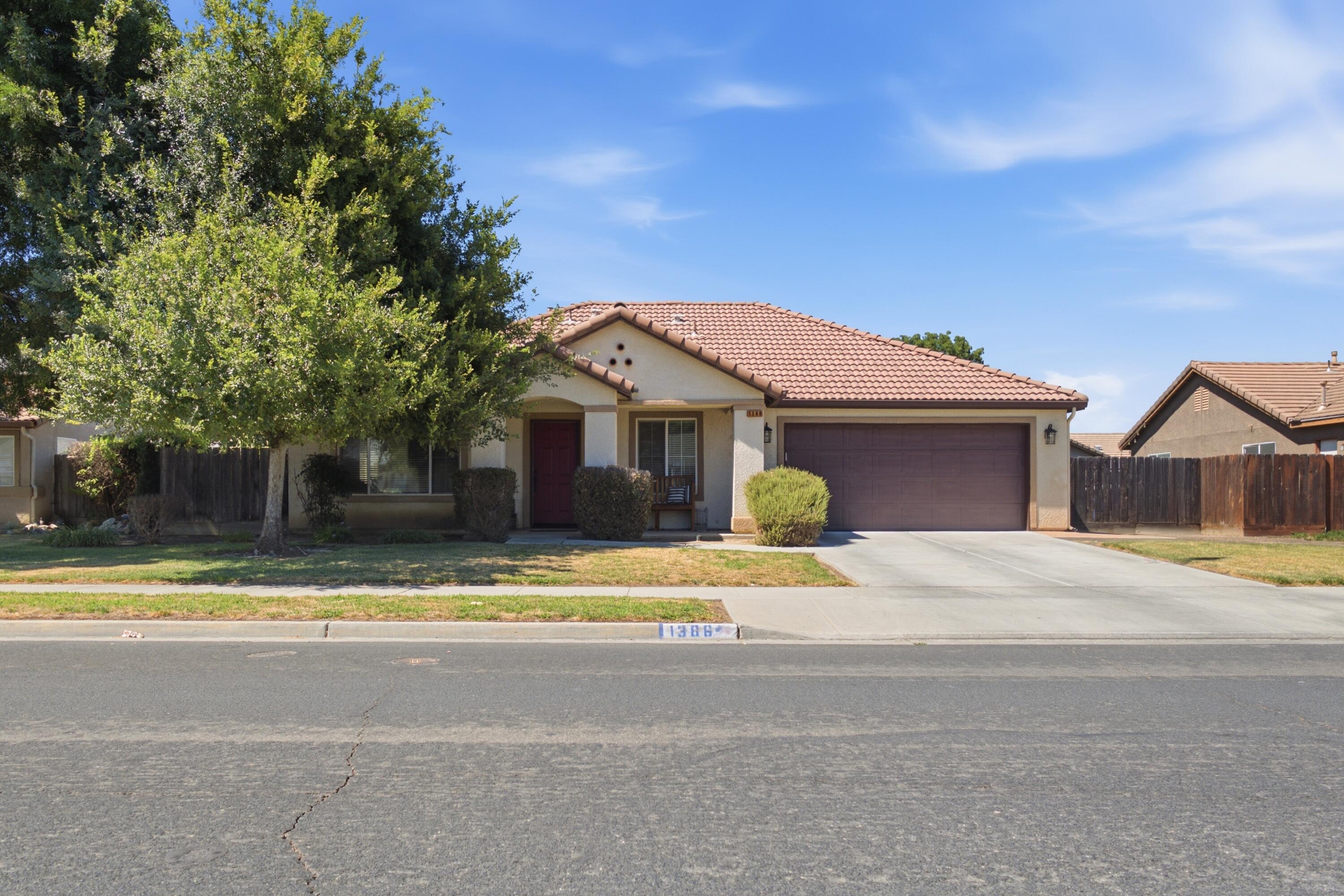 1386 W Chianti Way, Hanford, CA 93230
