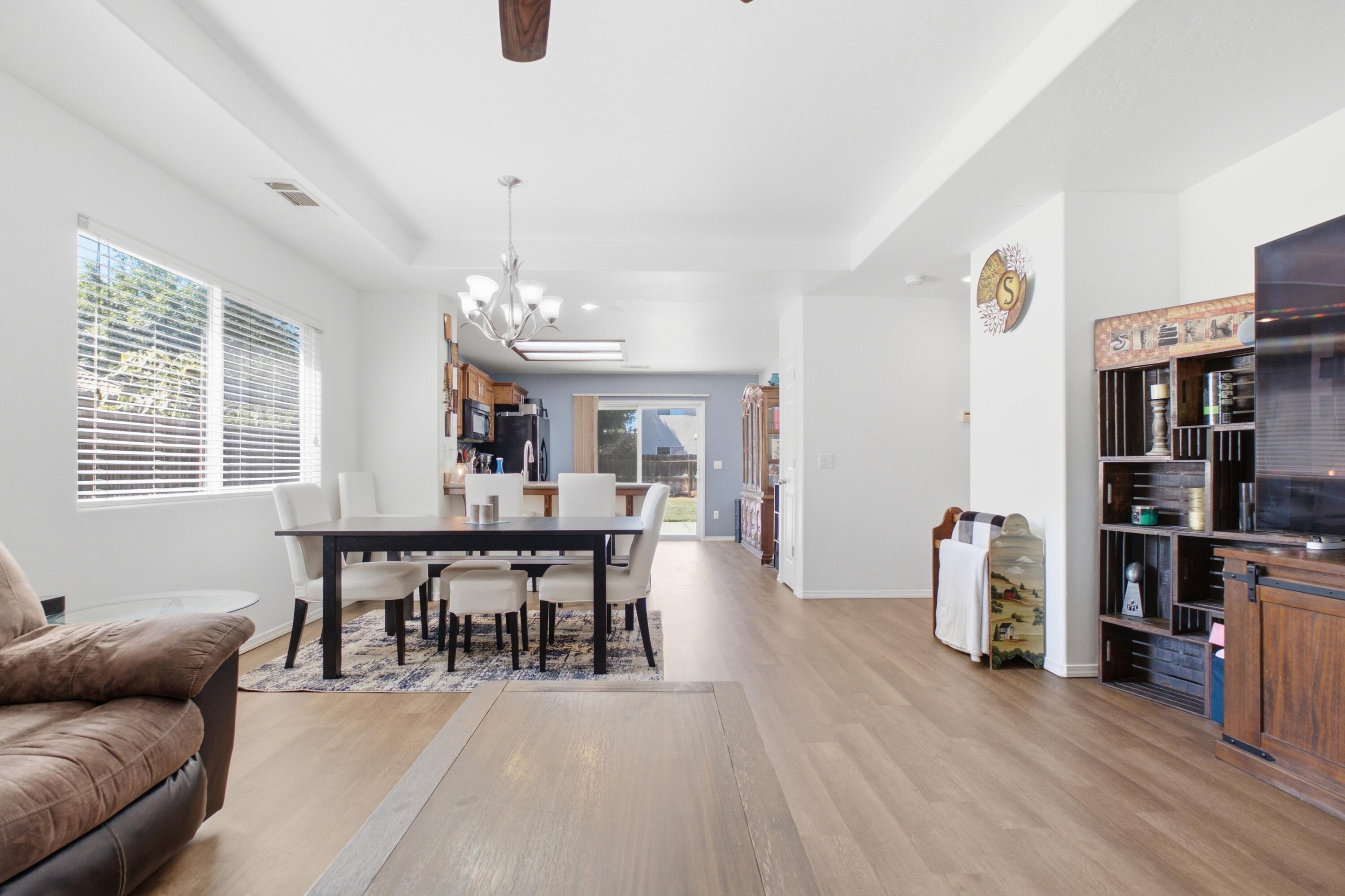 1386 W Chianti Way, Hanford, CA 93230