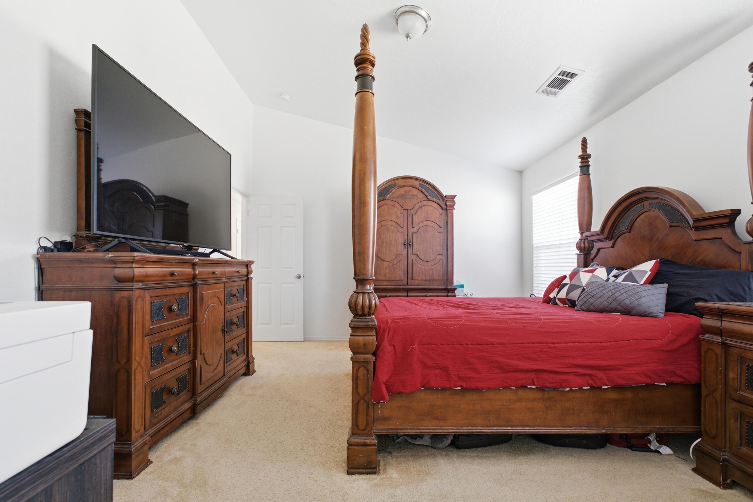 1386 W Chianti Way, Hanford, CA 93230