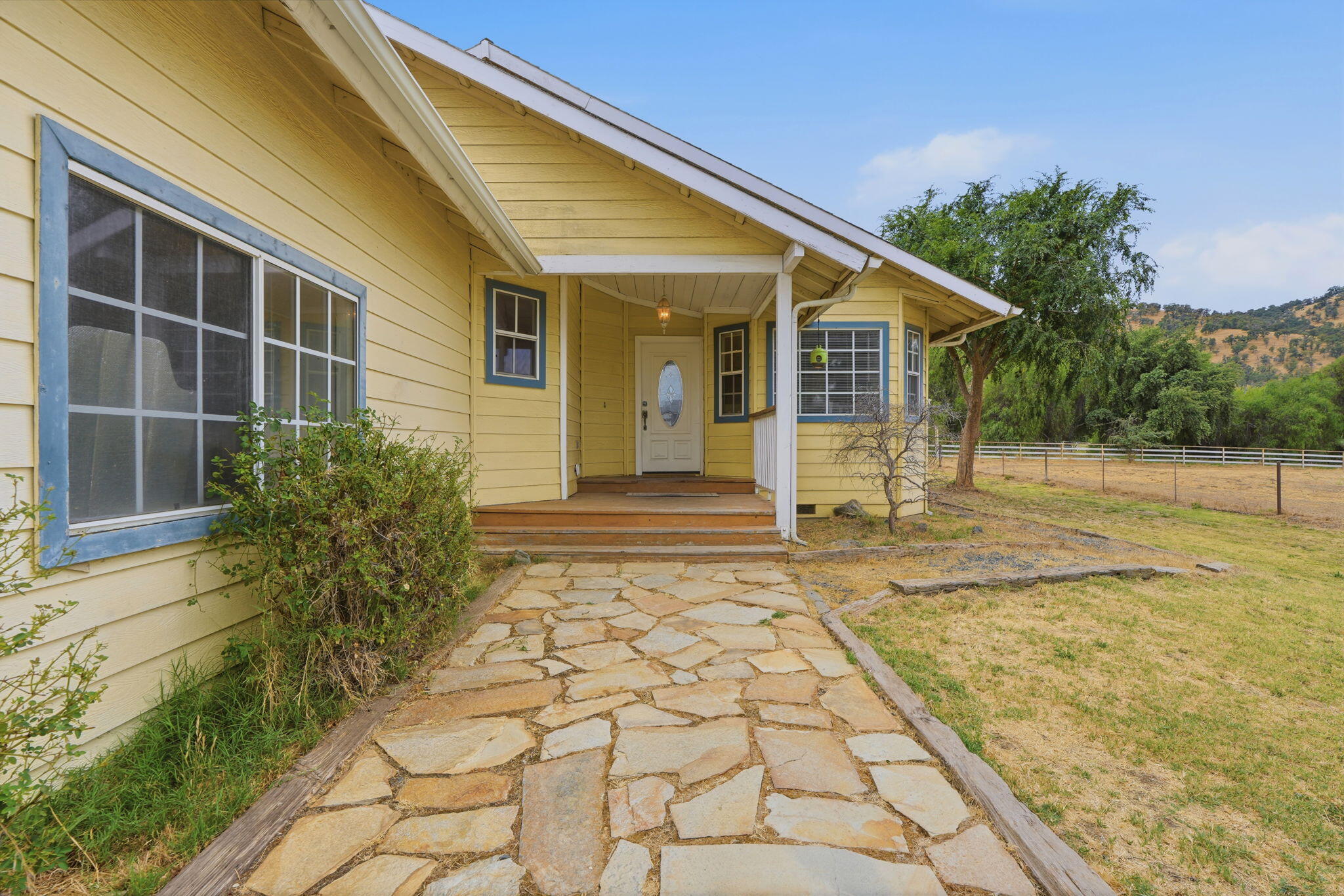 33485 Globe Dr, Springville, CA 93265
