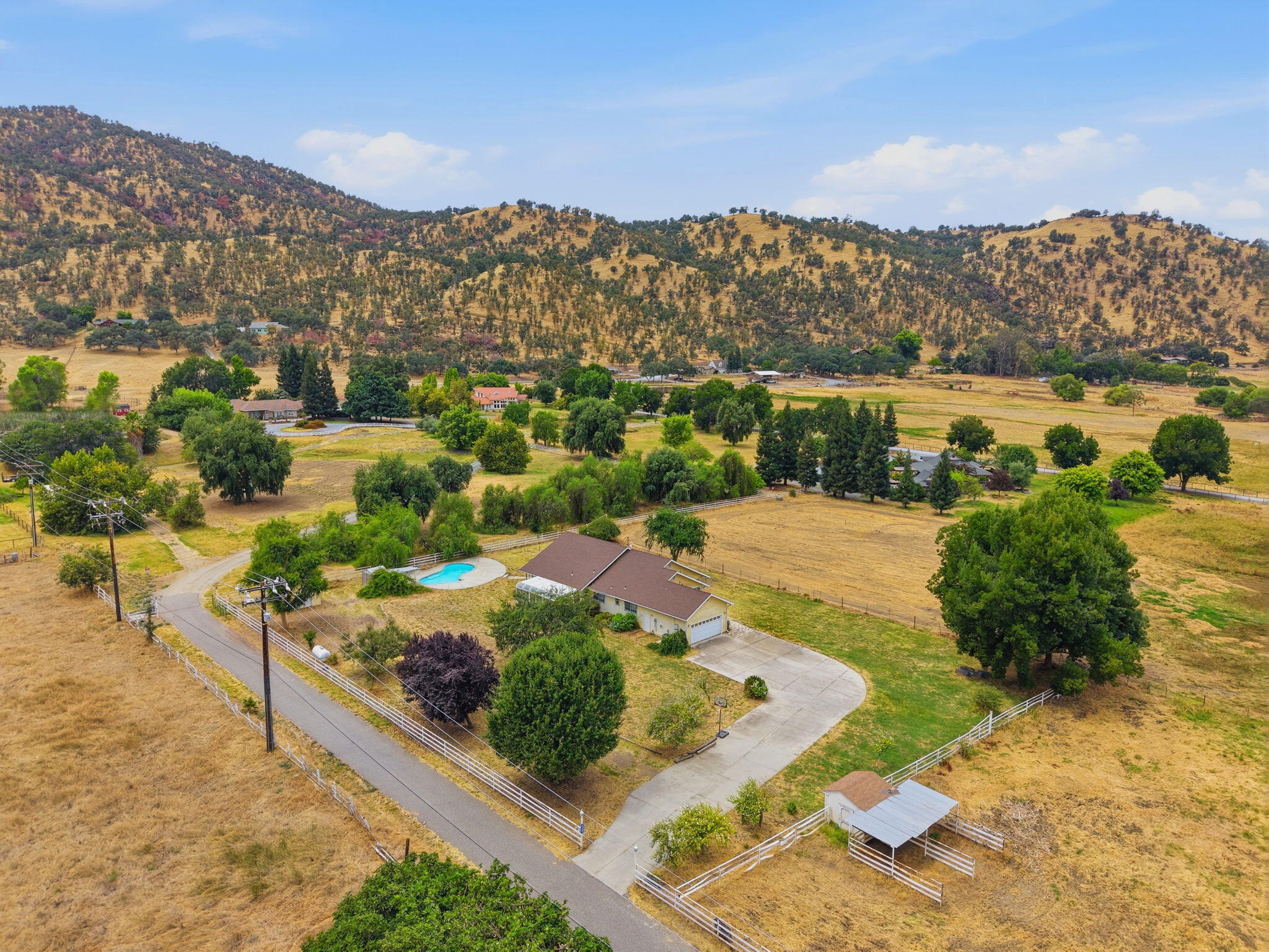 33485 Globe Dr, Springville, CA 93265