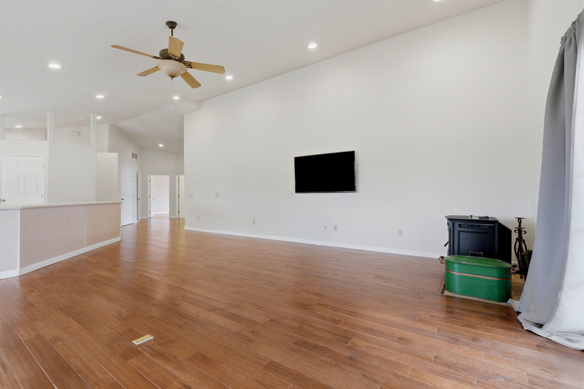 33485 Globe Dr, Springville, CA 93265