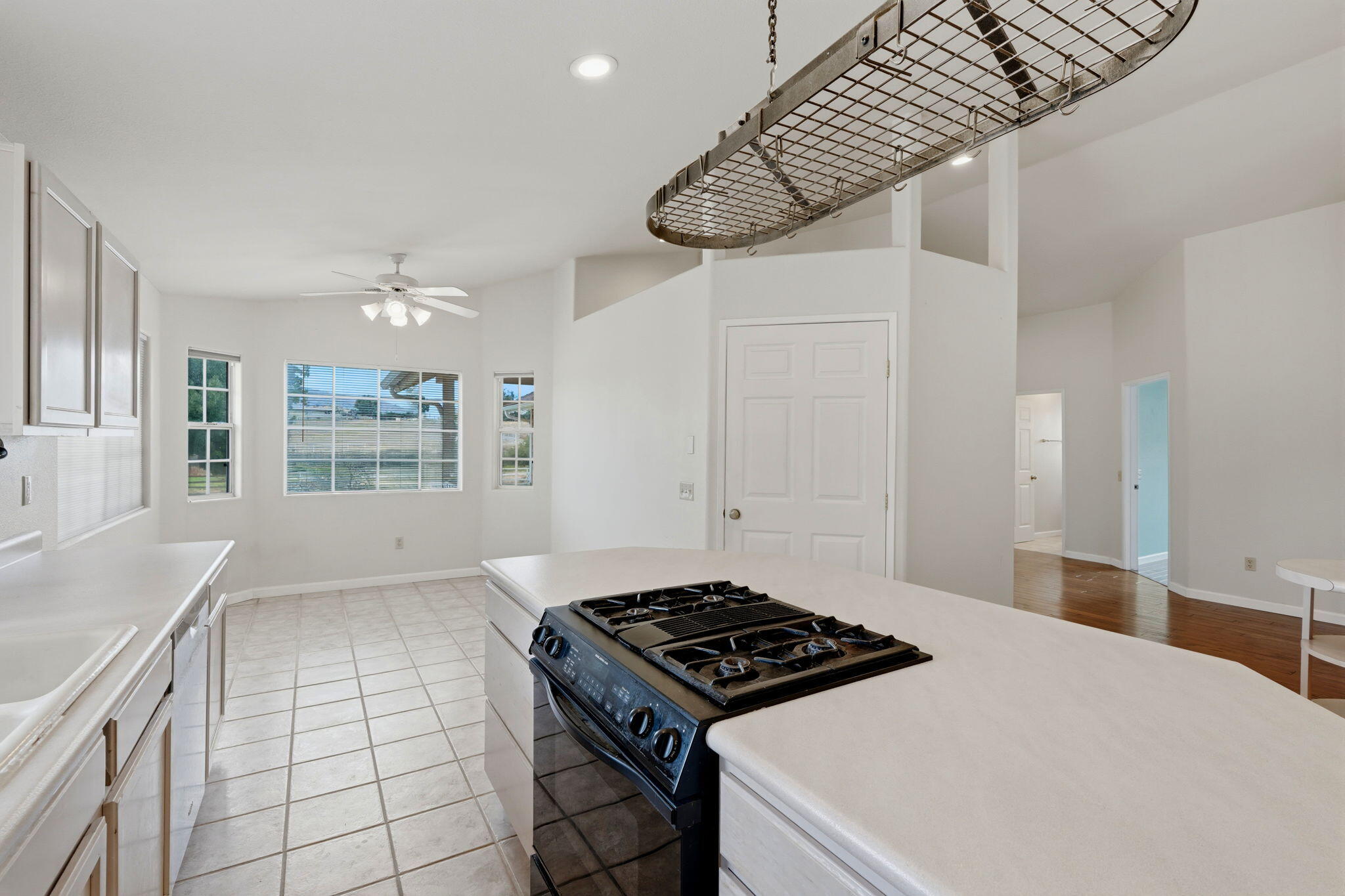 33485 Globe Dr, Springville, CA 93265