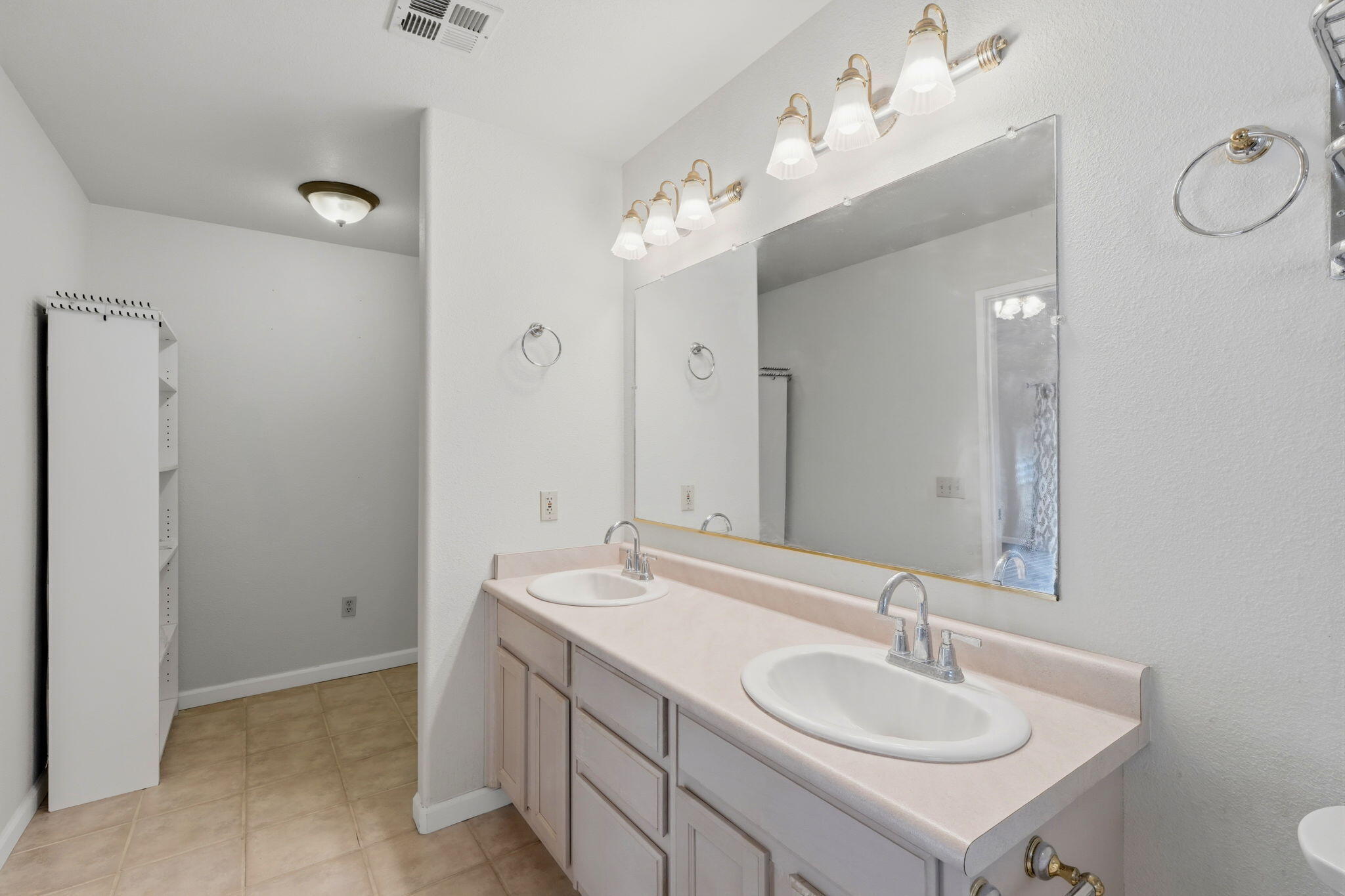 33485 Globe Dr, Springville, CA 93265