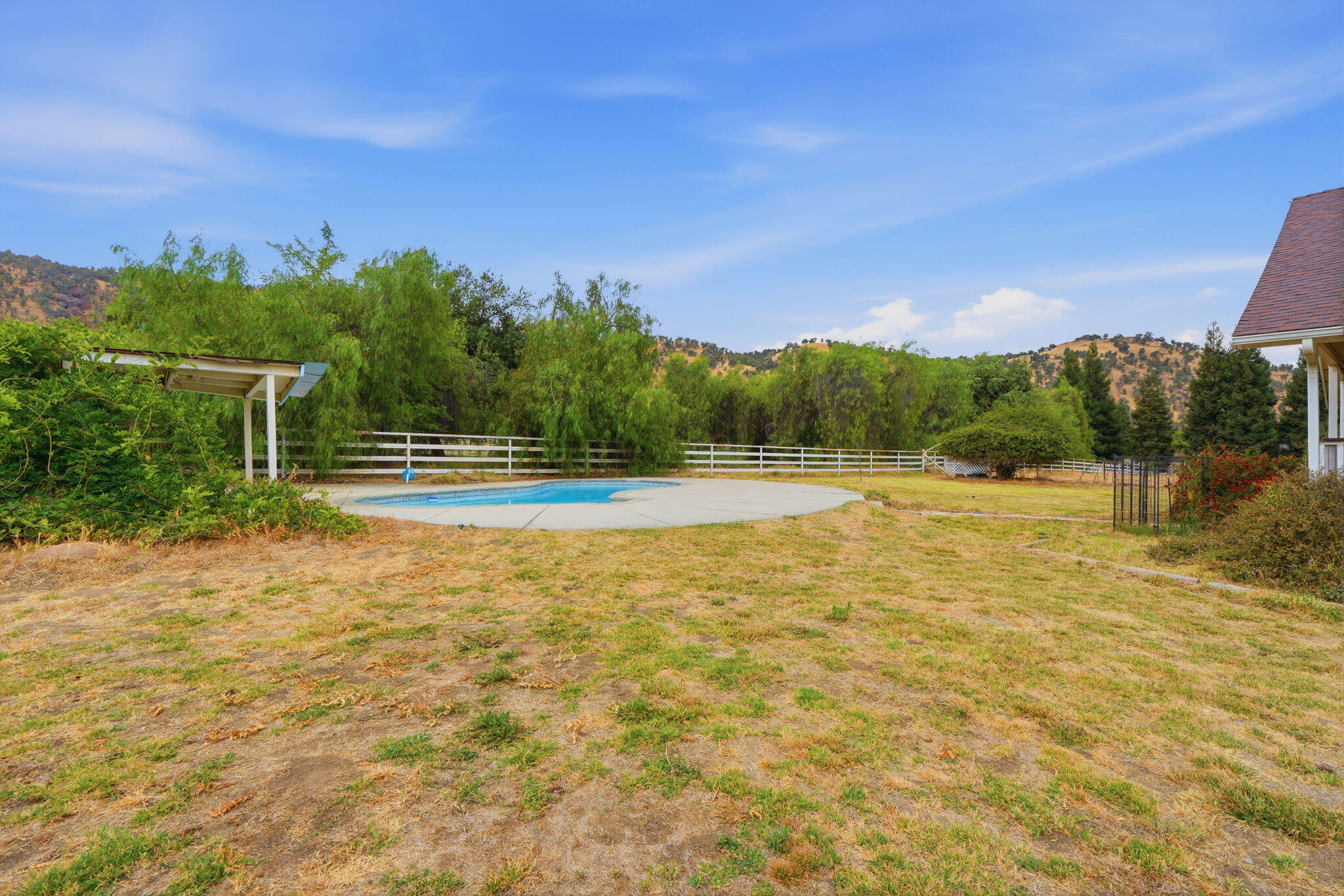 33485 Globe Dr, Springville, CA 93265