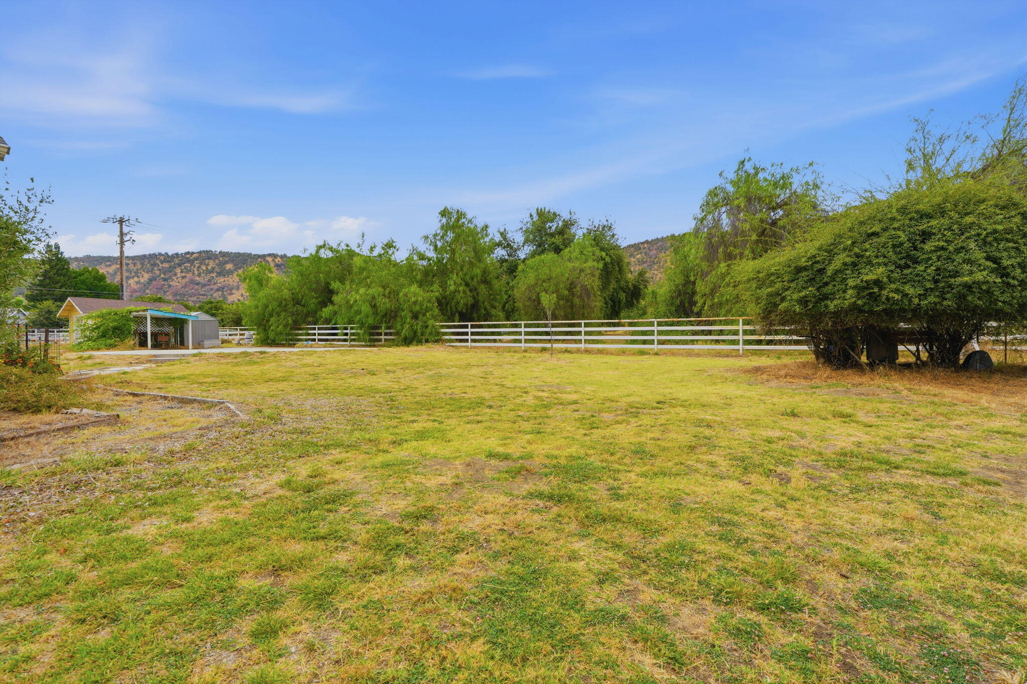 33485 Globe Dr, Springville, CA 93265