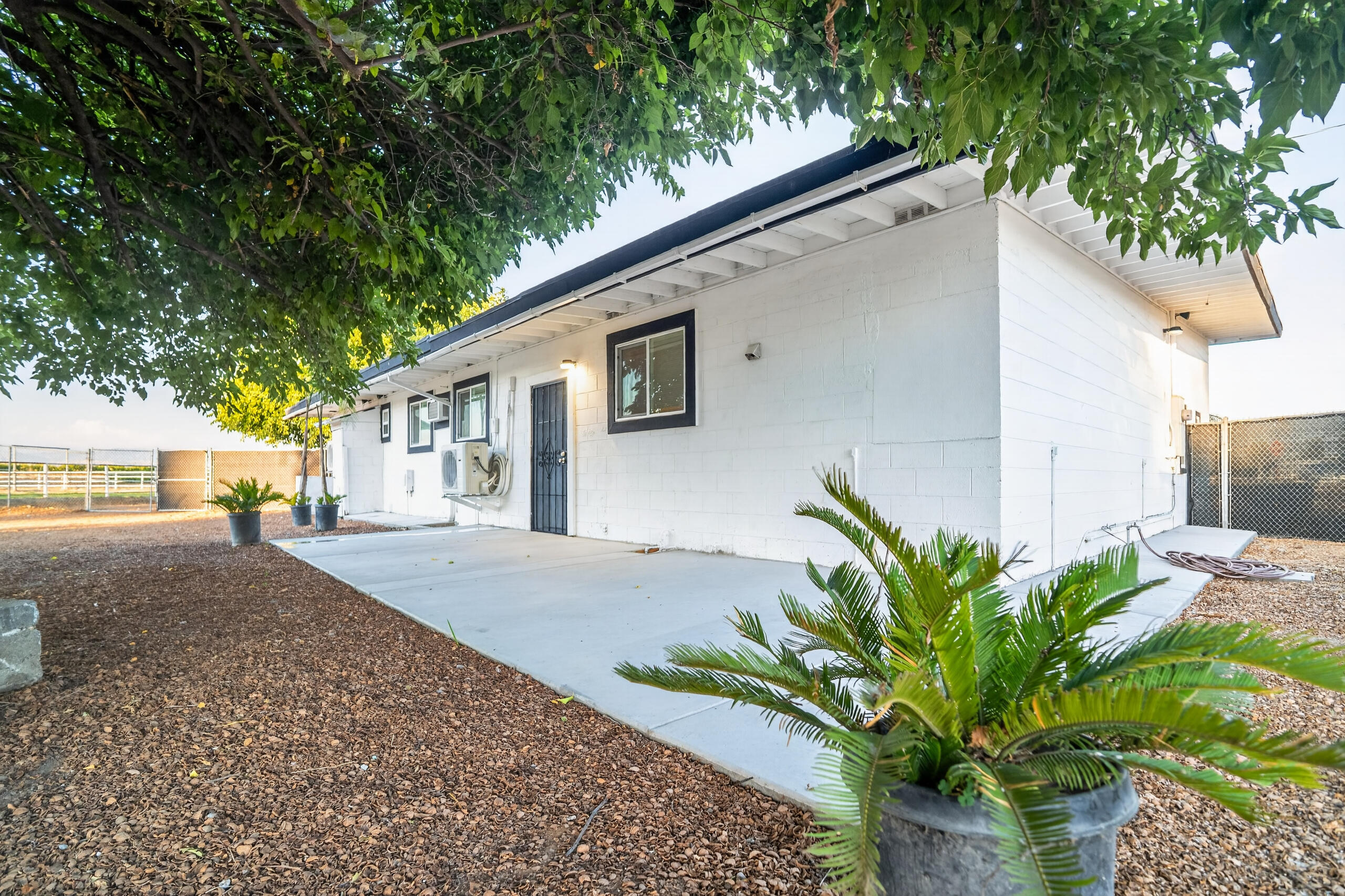 42415 Road 72, Dinuba, CA 93618