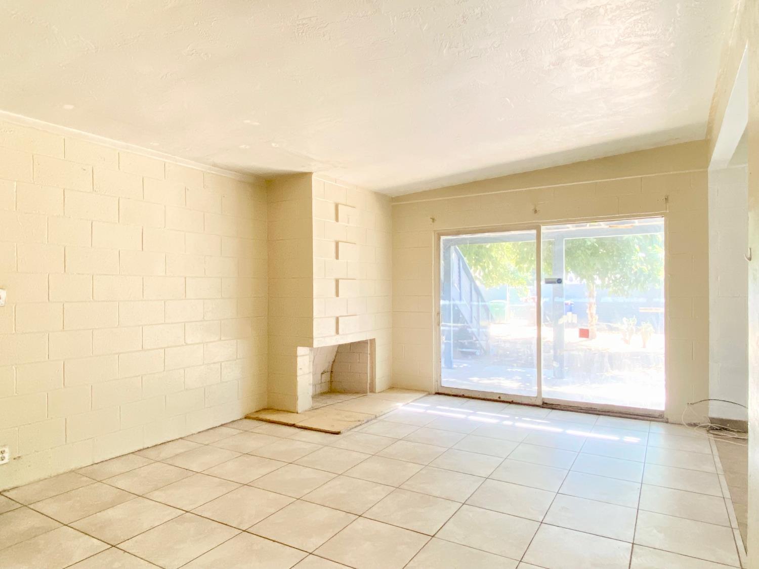 1264 N Pecan Ave, Reedley, CA 93654