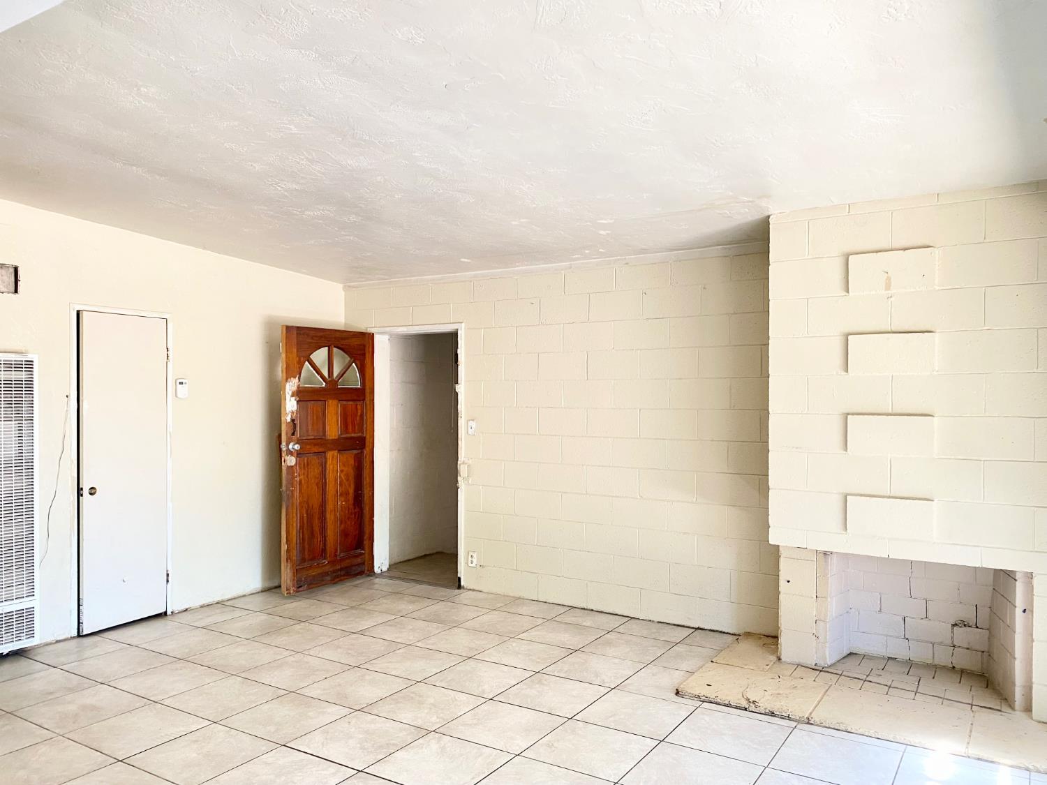 1264 N Pecan Ave, Reedley, CA 93654