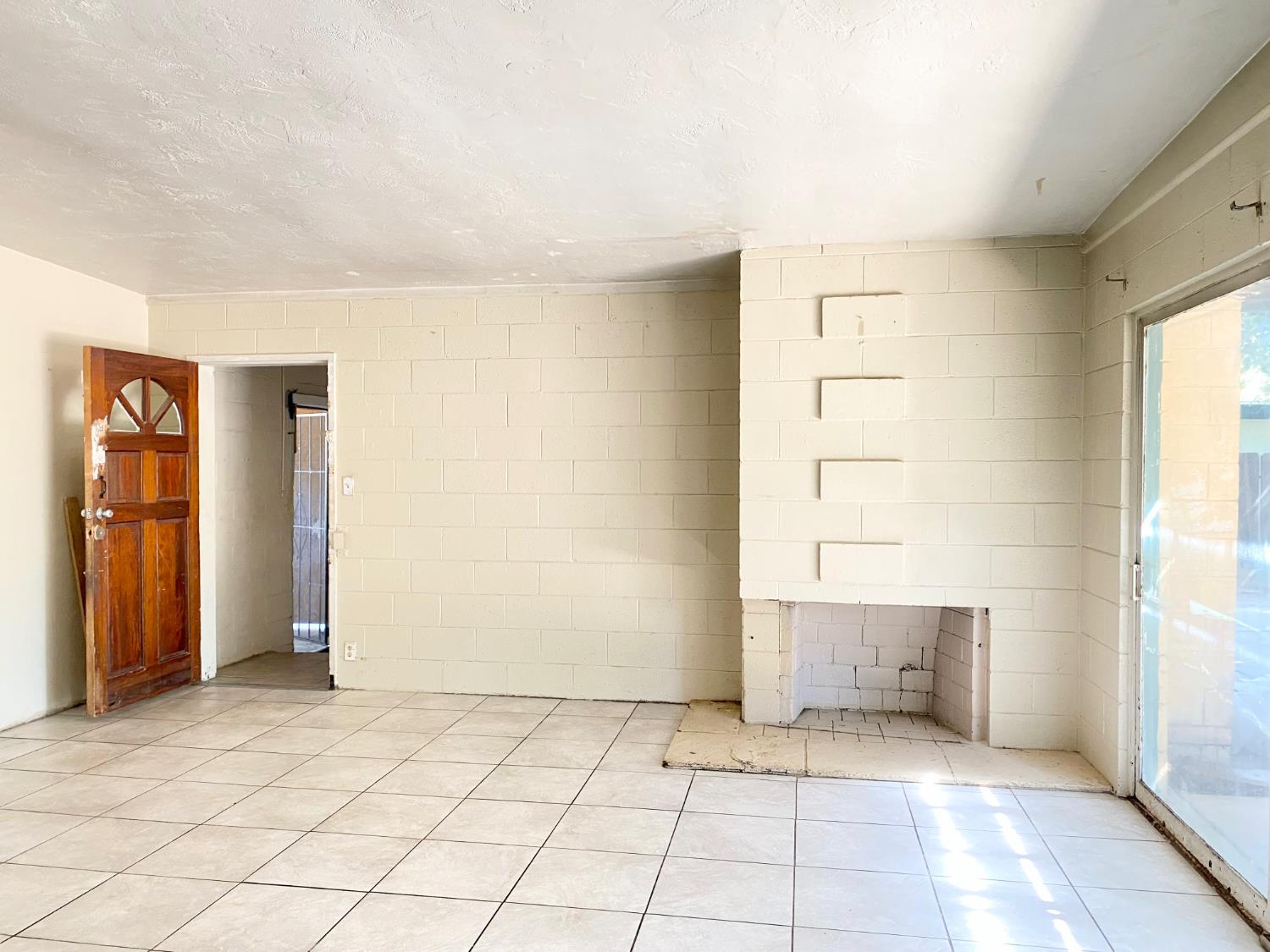 1264 N Pecan Ave, Reedley, CA 93654