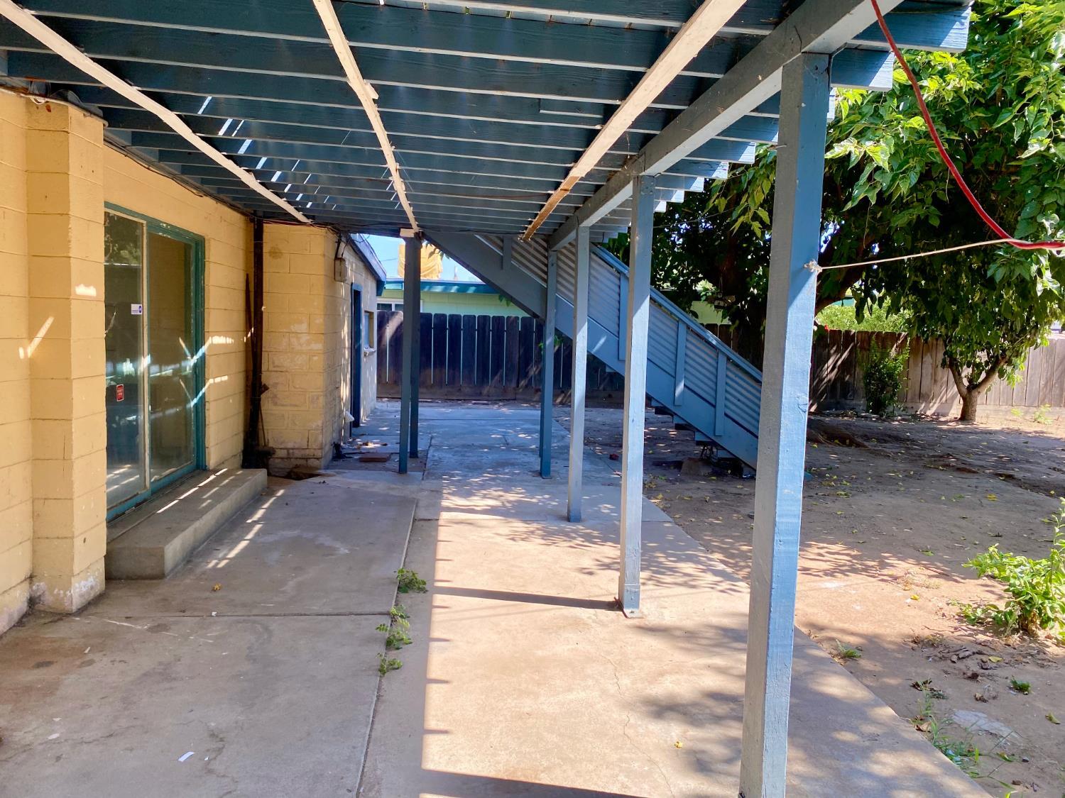 1264 N Pecan Ave, Reedley, CA 93654