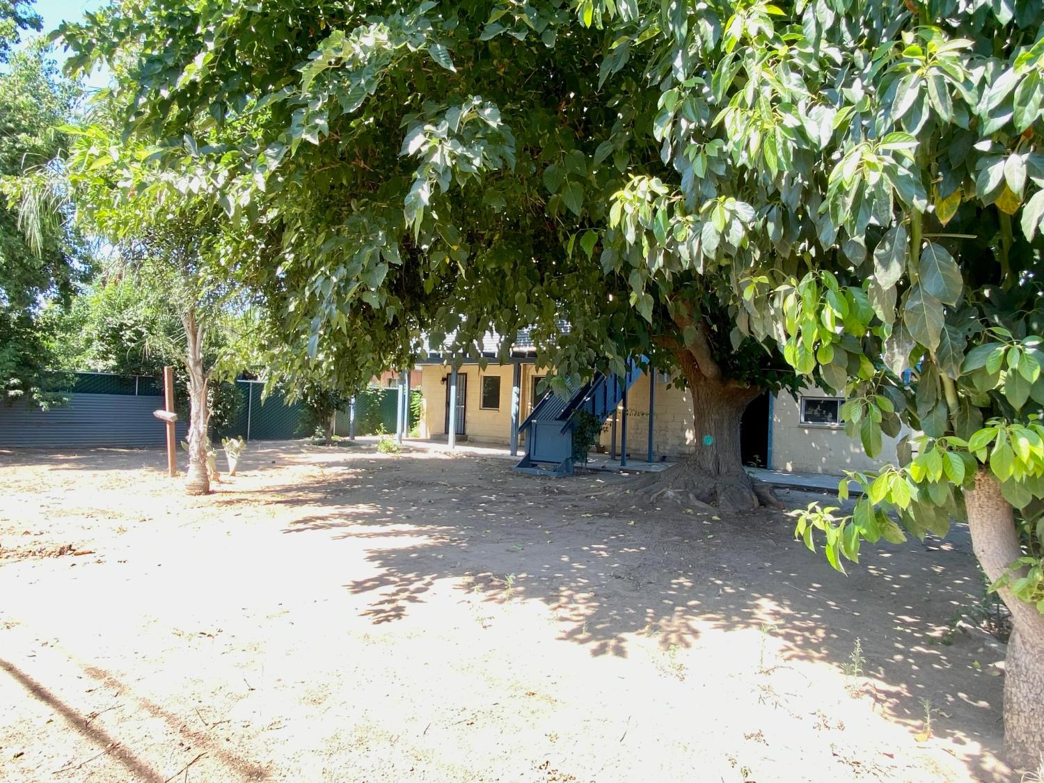 1264 N Pecan Ave, Reedley, CA 93654