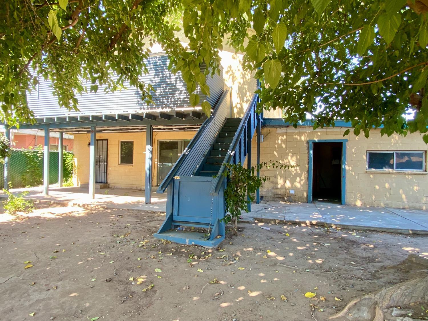 1264 N Pecan Ave, Reedley, CA 93654