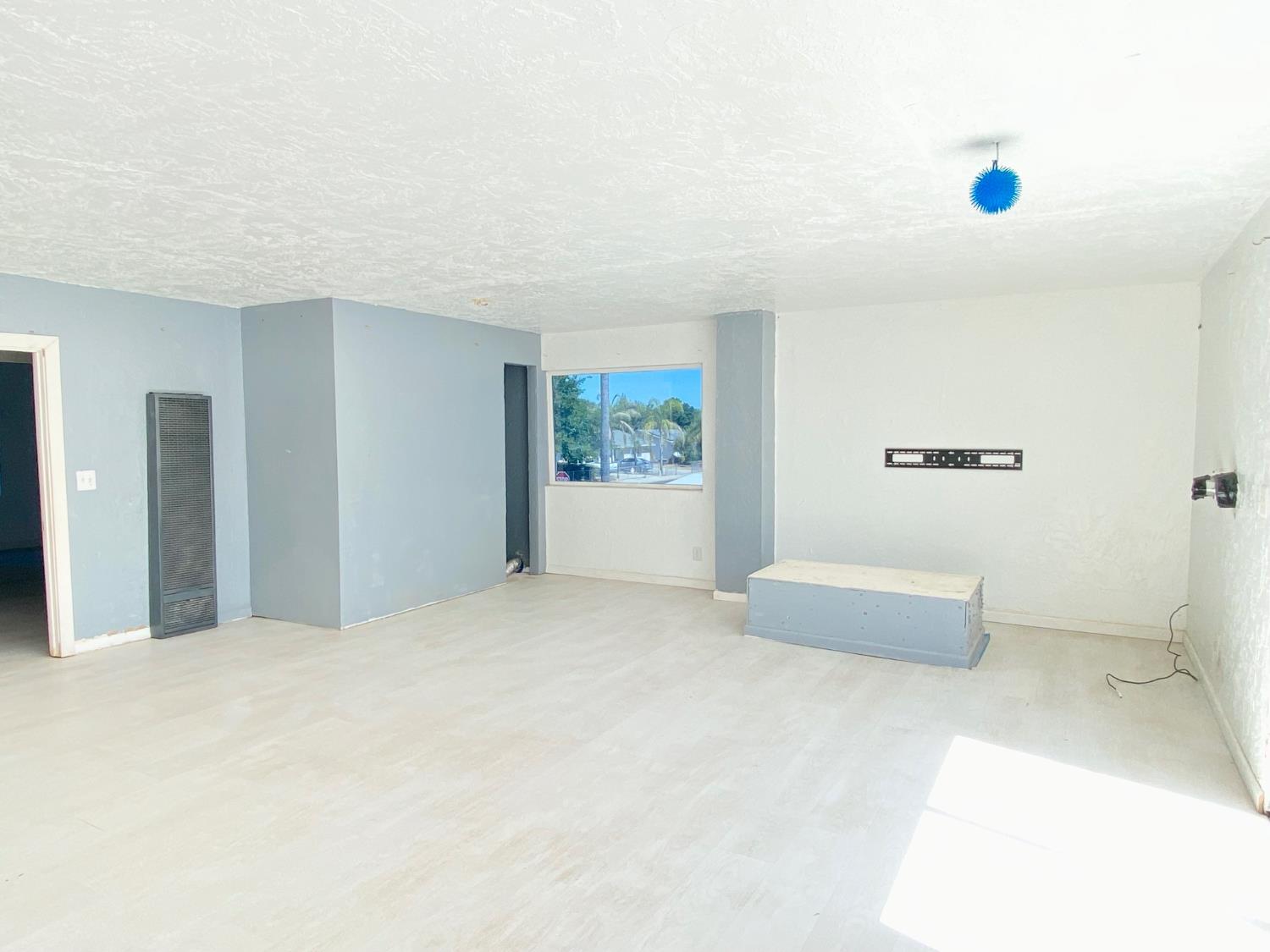 1264 N Pecan Ave, Reedley, CA 93654