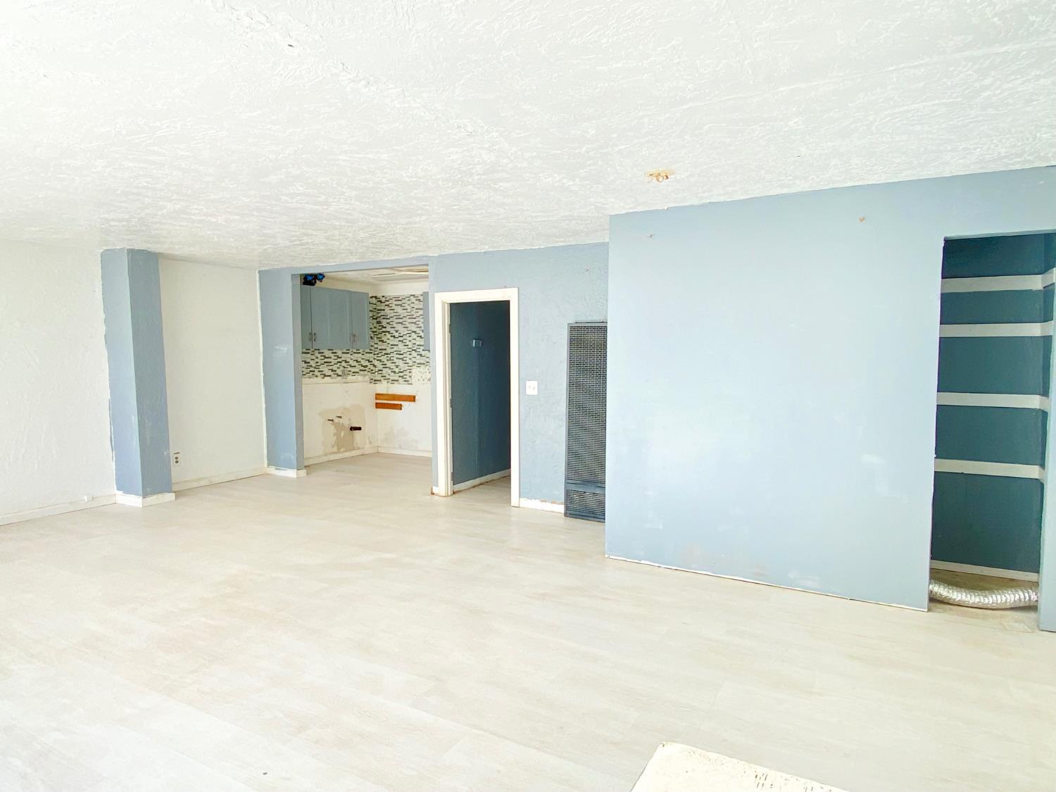 1264 N Pecan Ave, Reedley, CA 93654