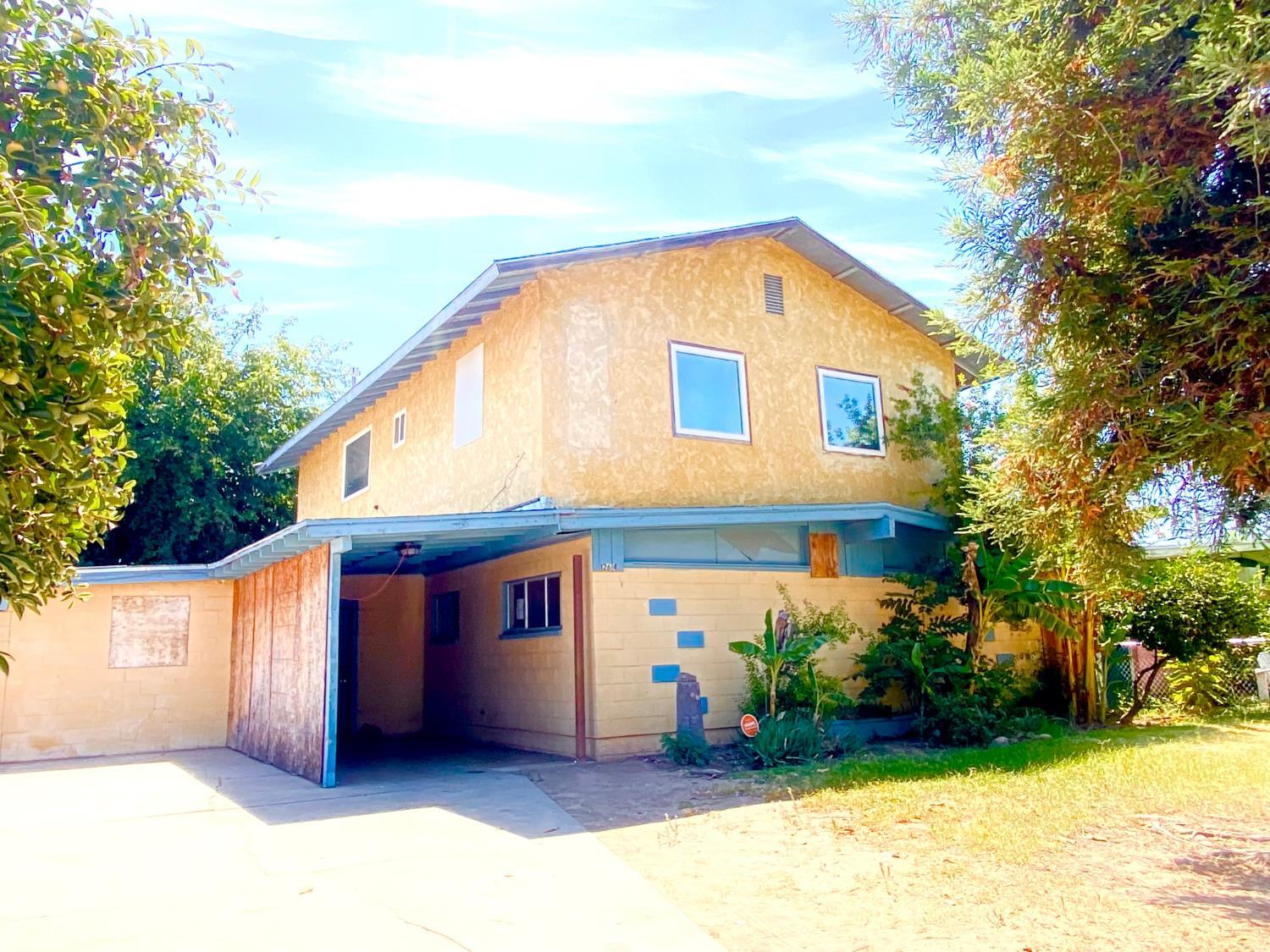 1264 N Pecan Ave, Reedley, CA 93654