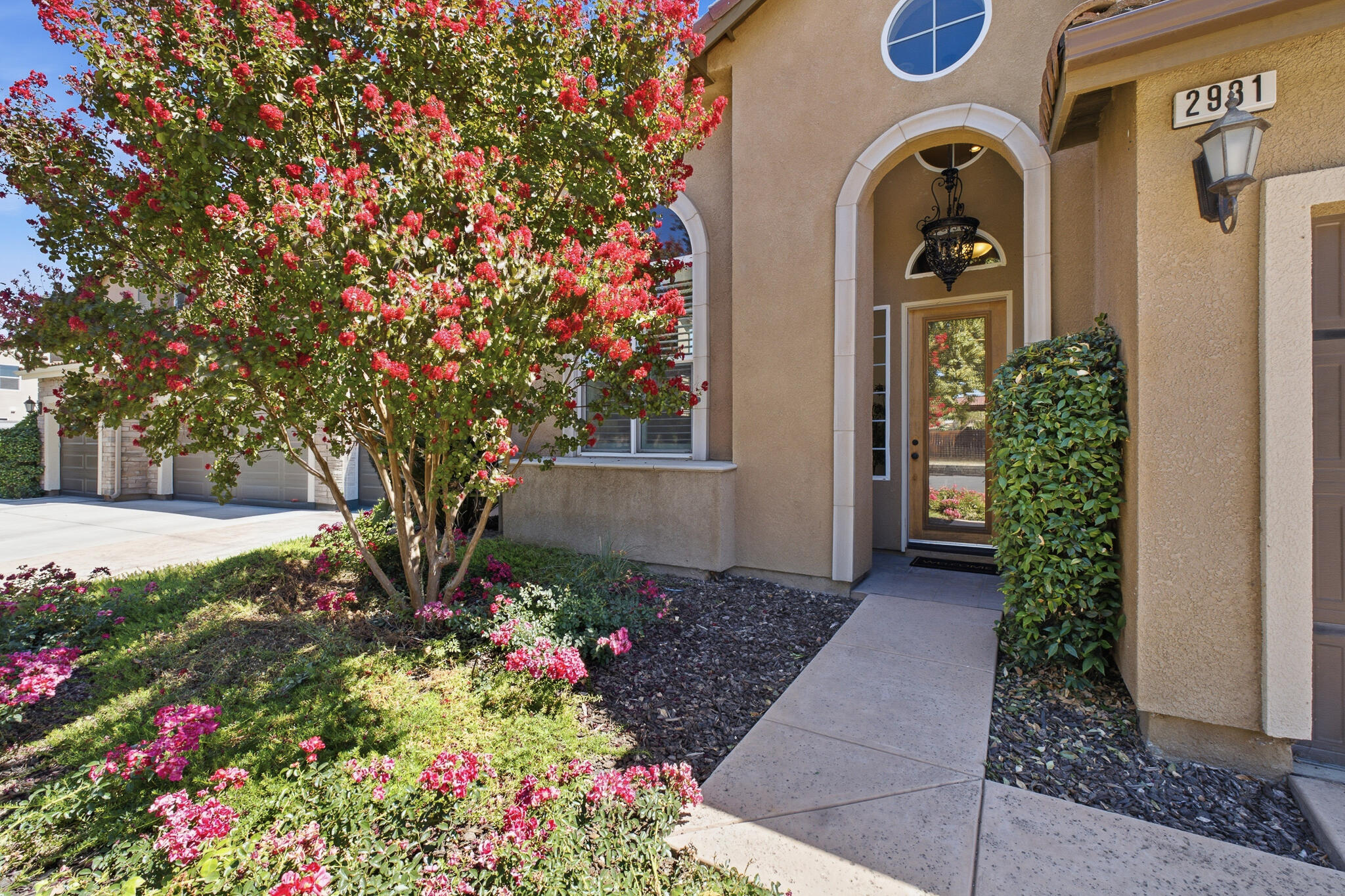 2931 W Cecil Ave, Visalia, CA 93291