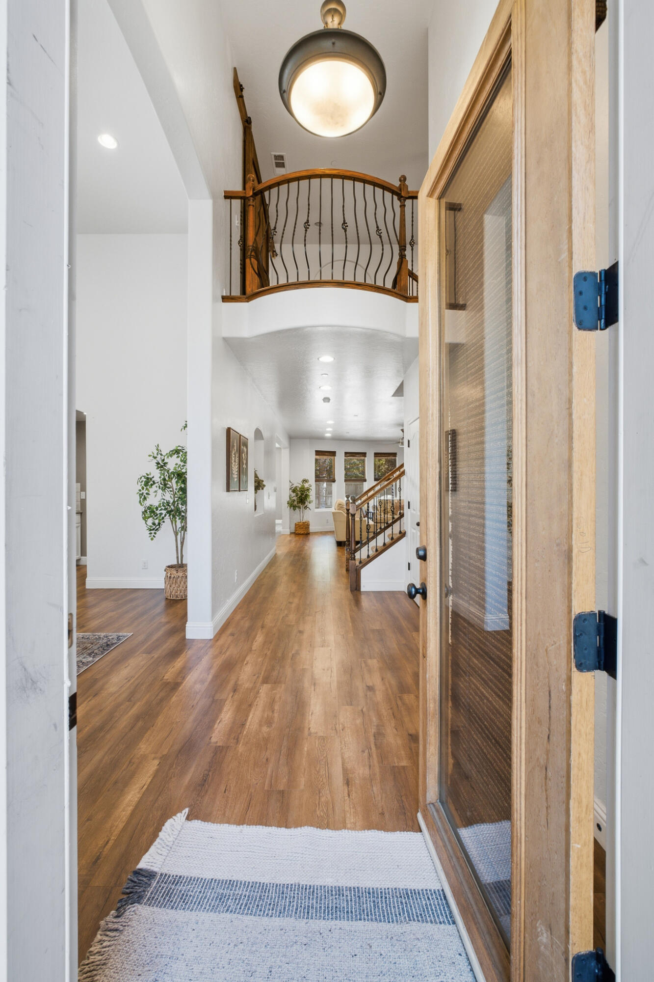 2931 W Cecil Ave, Visalia, CA 93291