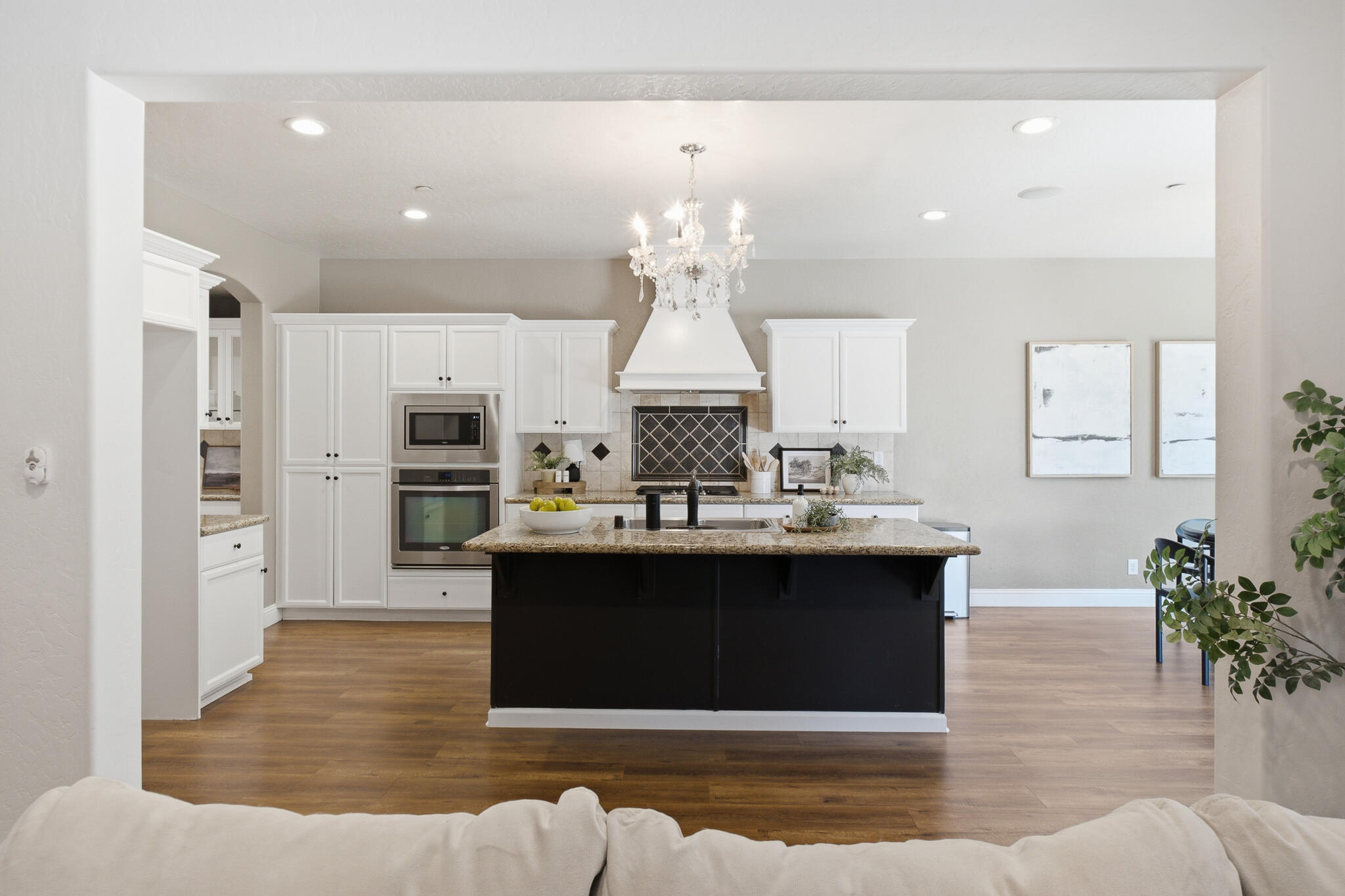 2931 W Cecil Ave, Visalia, CA 93291